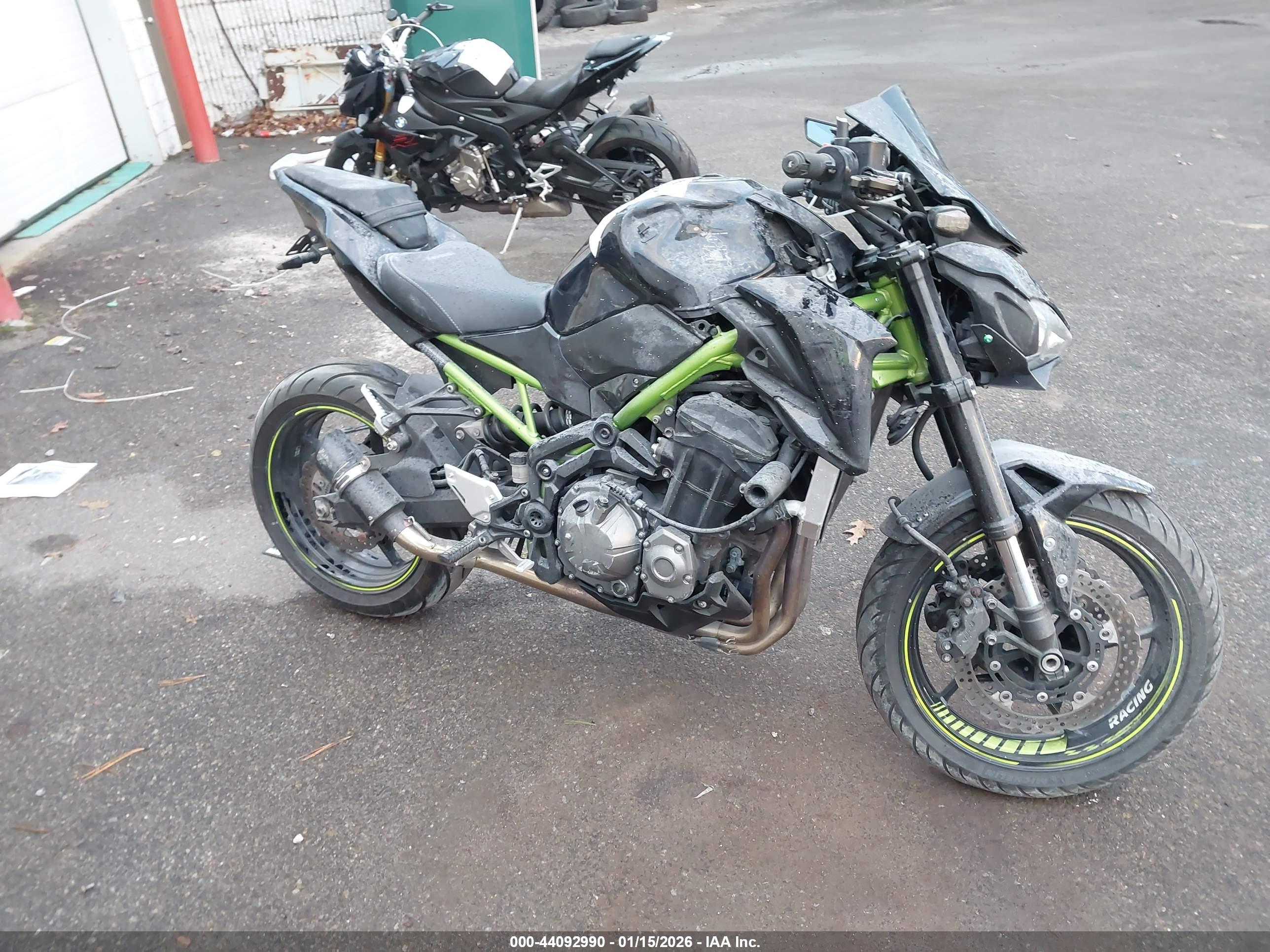 KAWASAKI ZR900 image 8