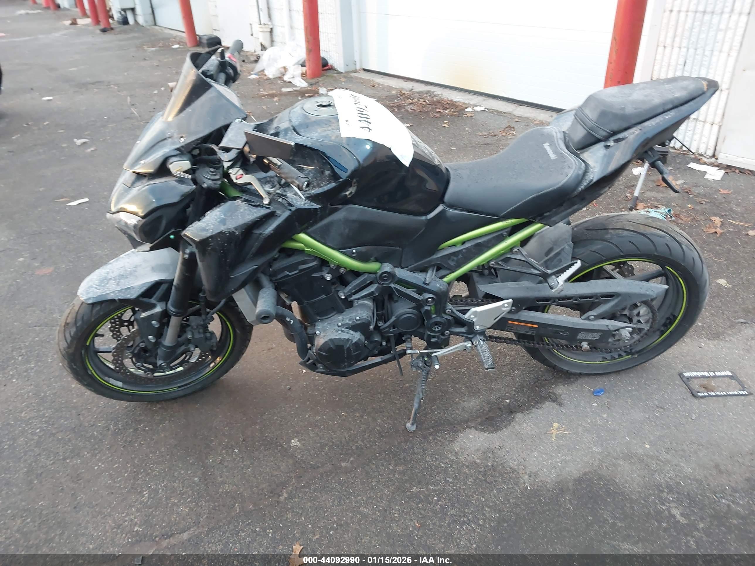 KAWASAKI ZR900 image 9