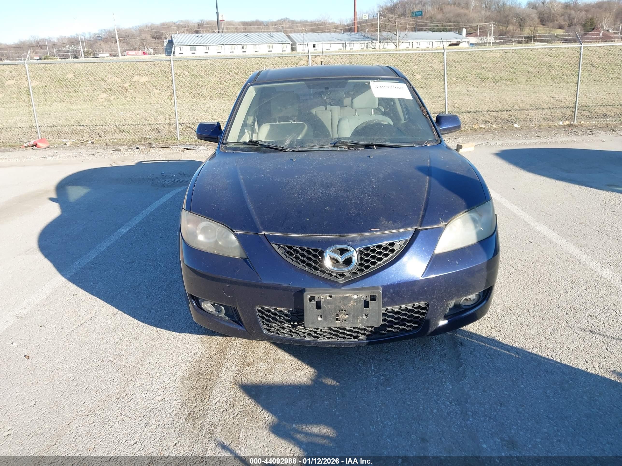 MAZDA 3 image 6