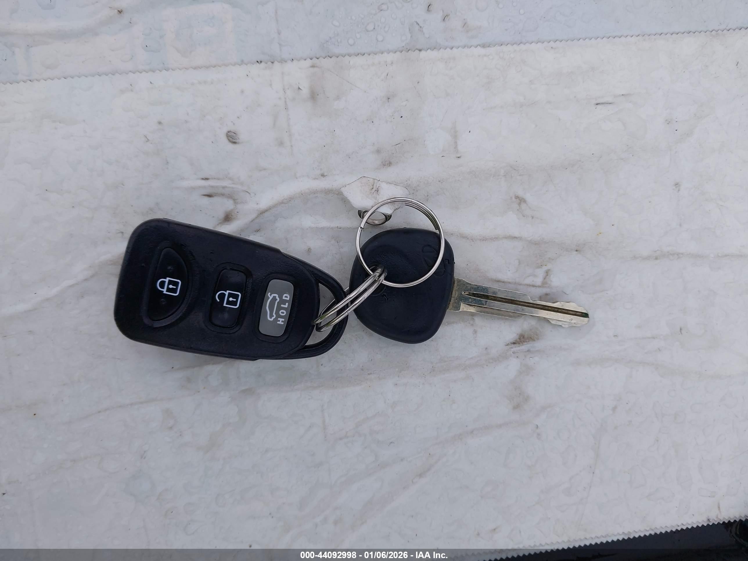 HYUNDAI ELANTRA image 11