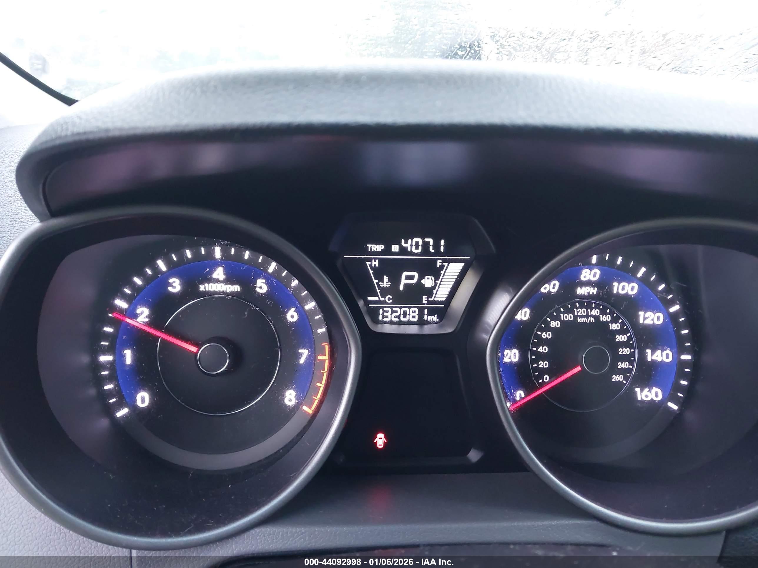 HYUNDAI ELANTRA image 7