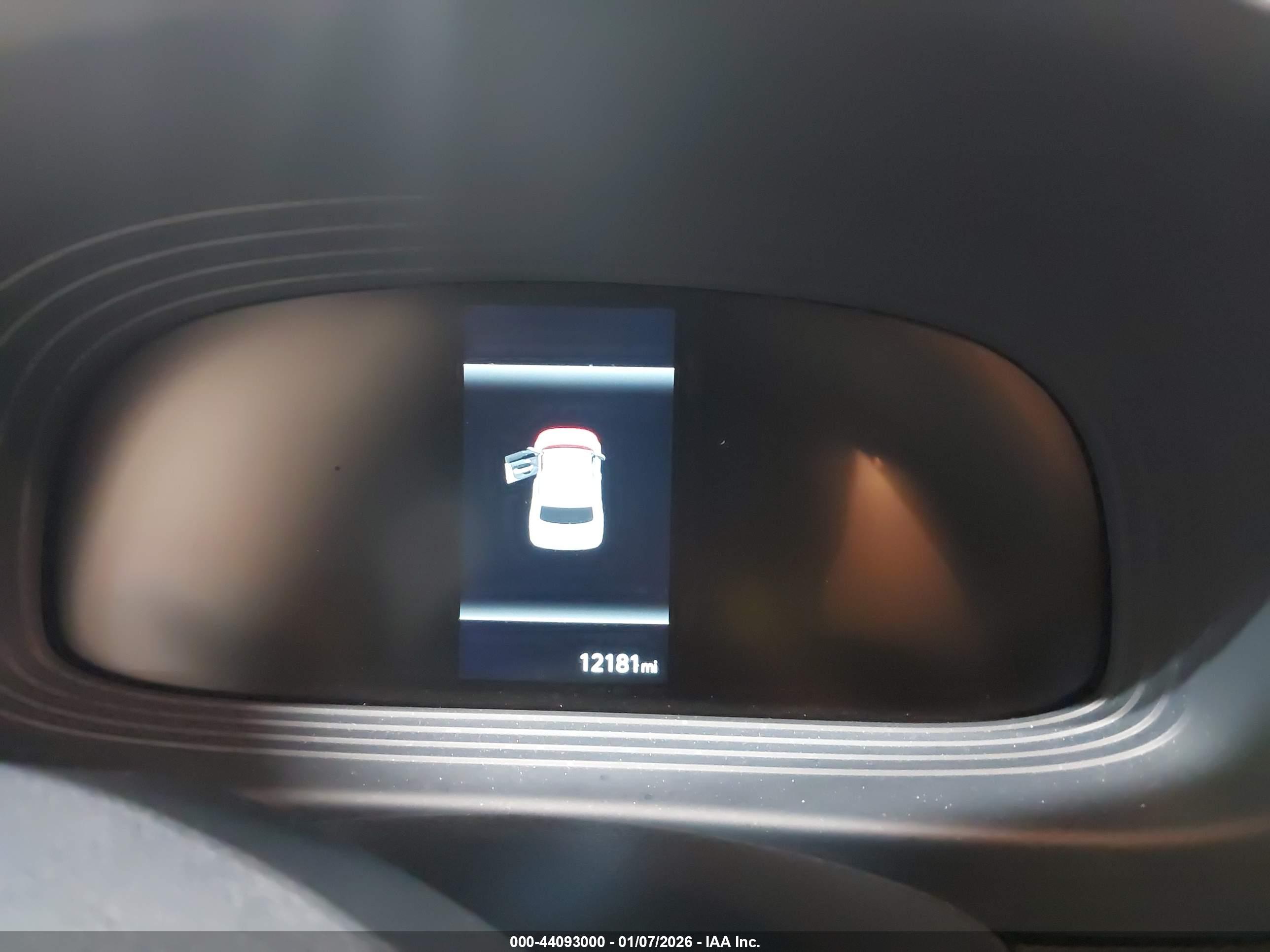 HYUNDAI VENUE image 7