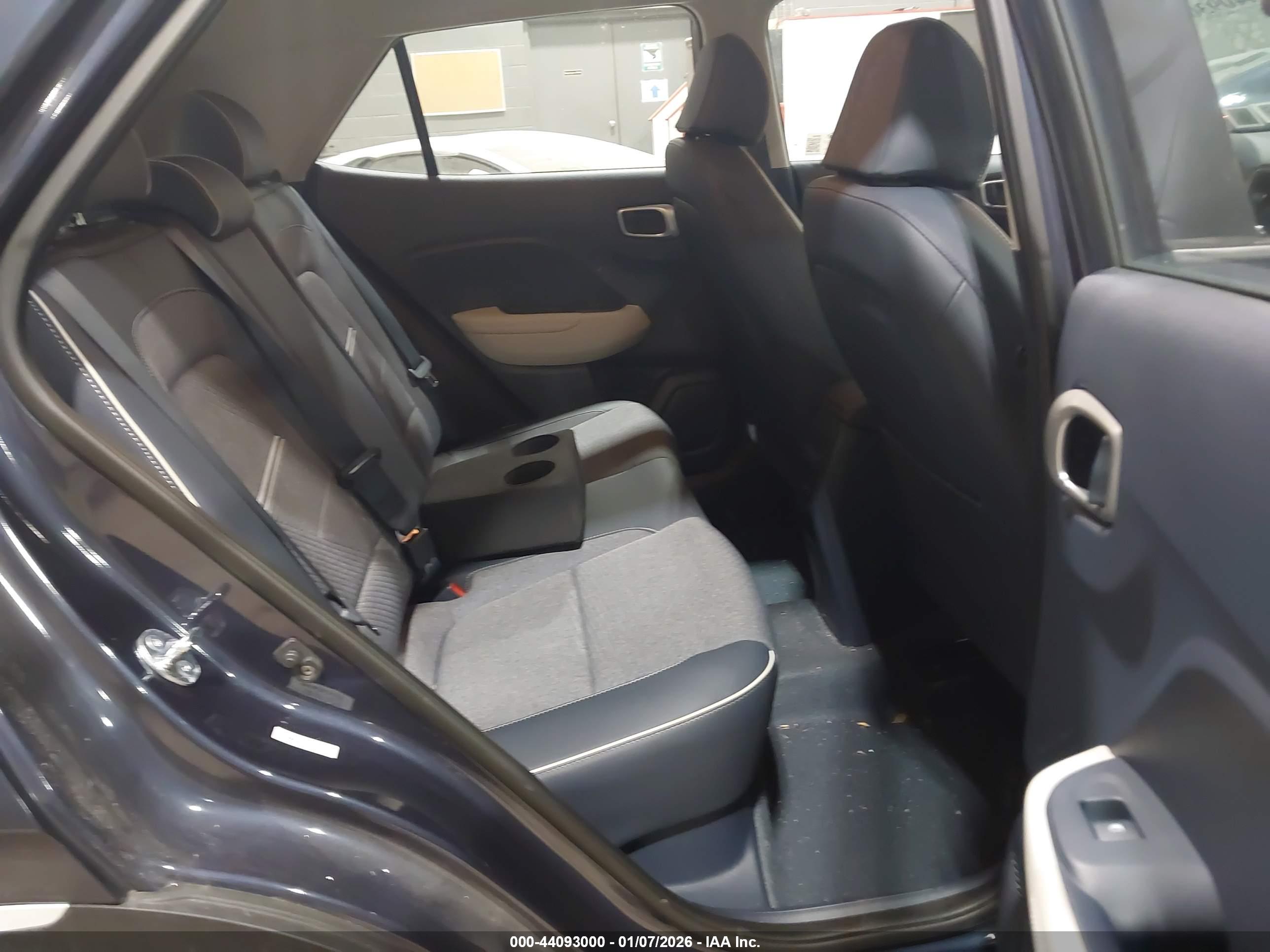 HYUNDAI VENUE image 8