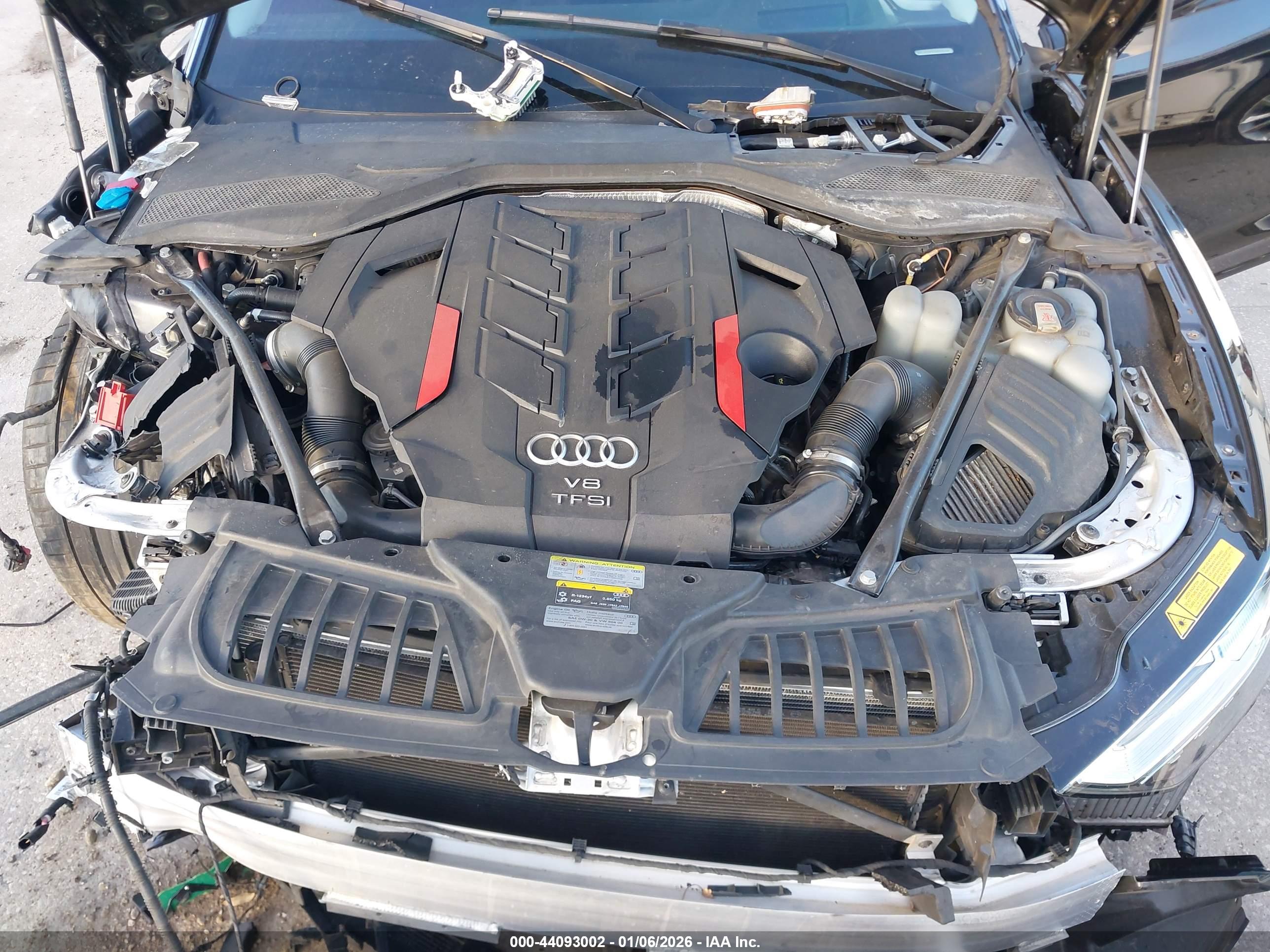 AUDI S8 image 10