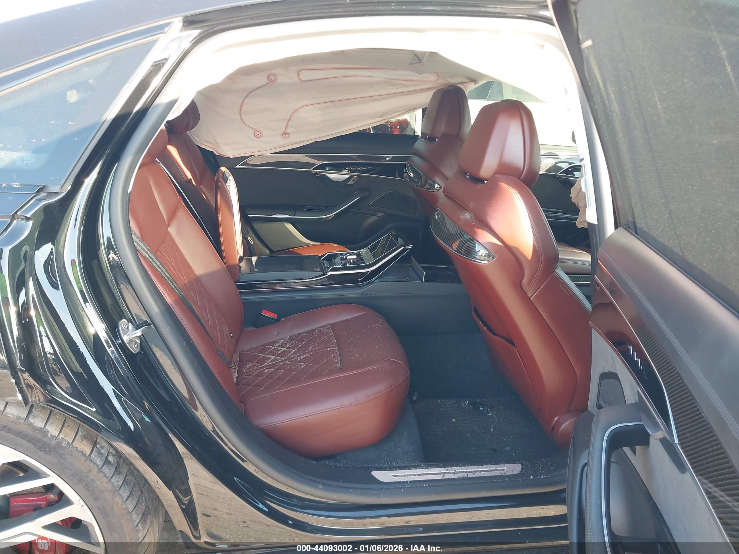 AUDI S8 image 8