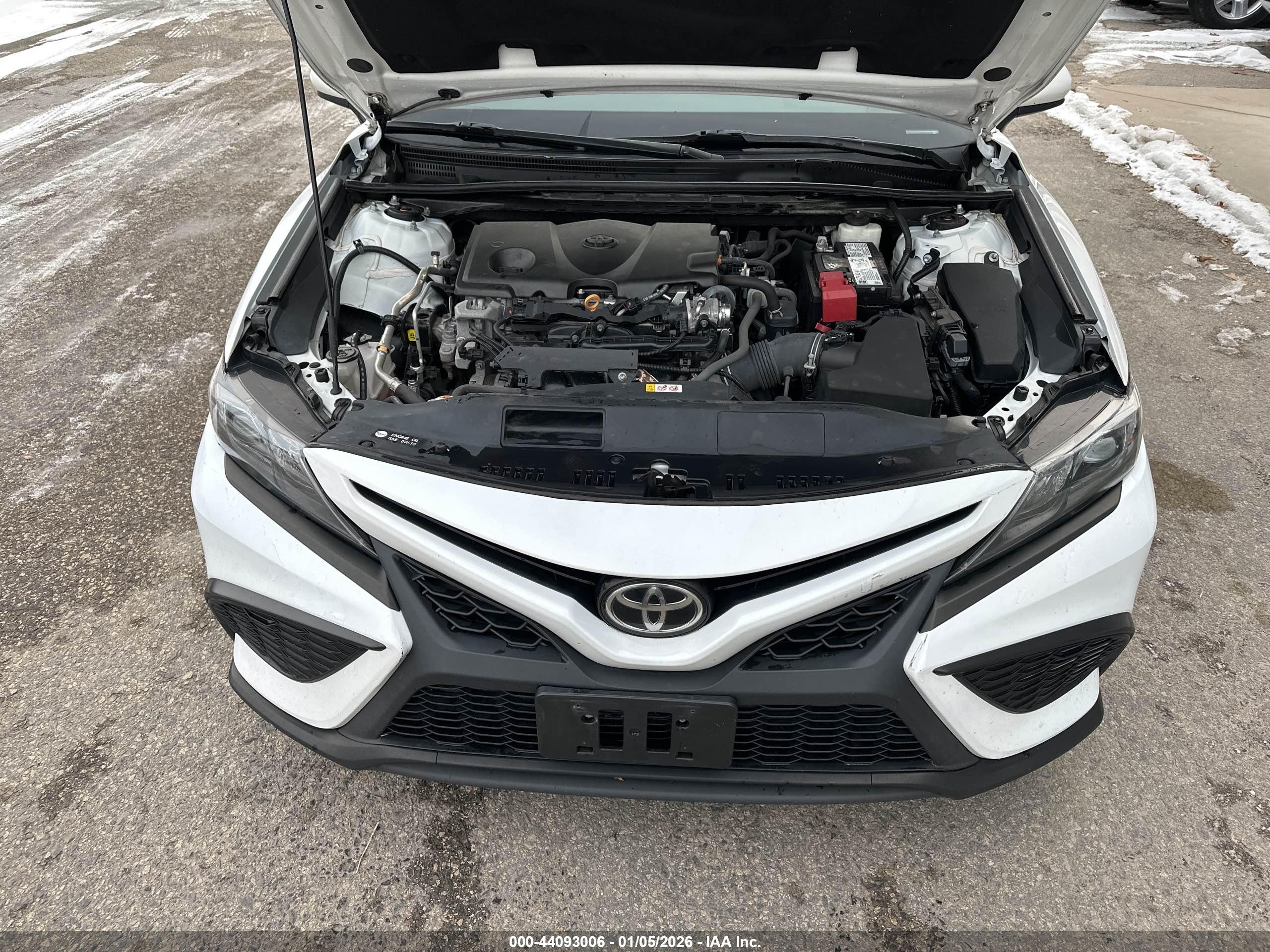 TOYOTA CAMRY image 10