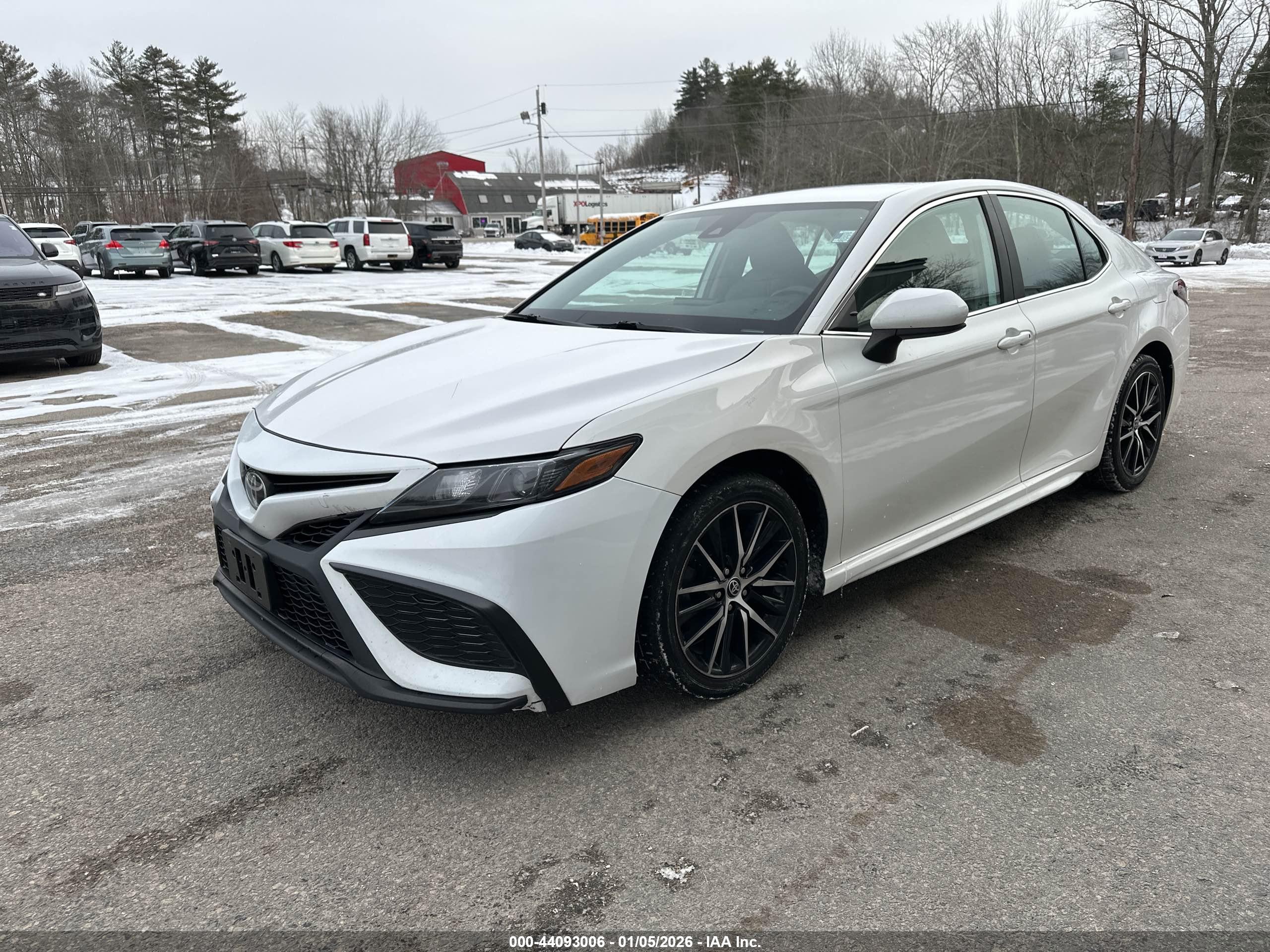 TOYOTA CAMRY image 2
