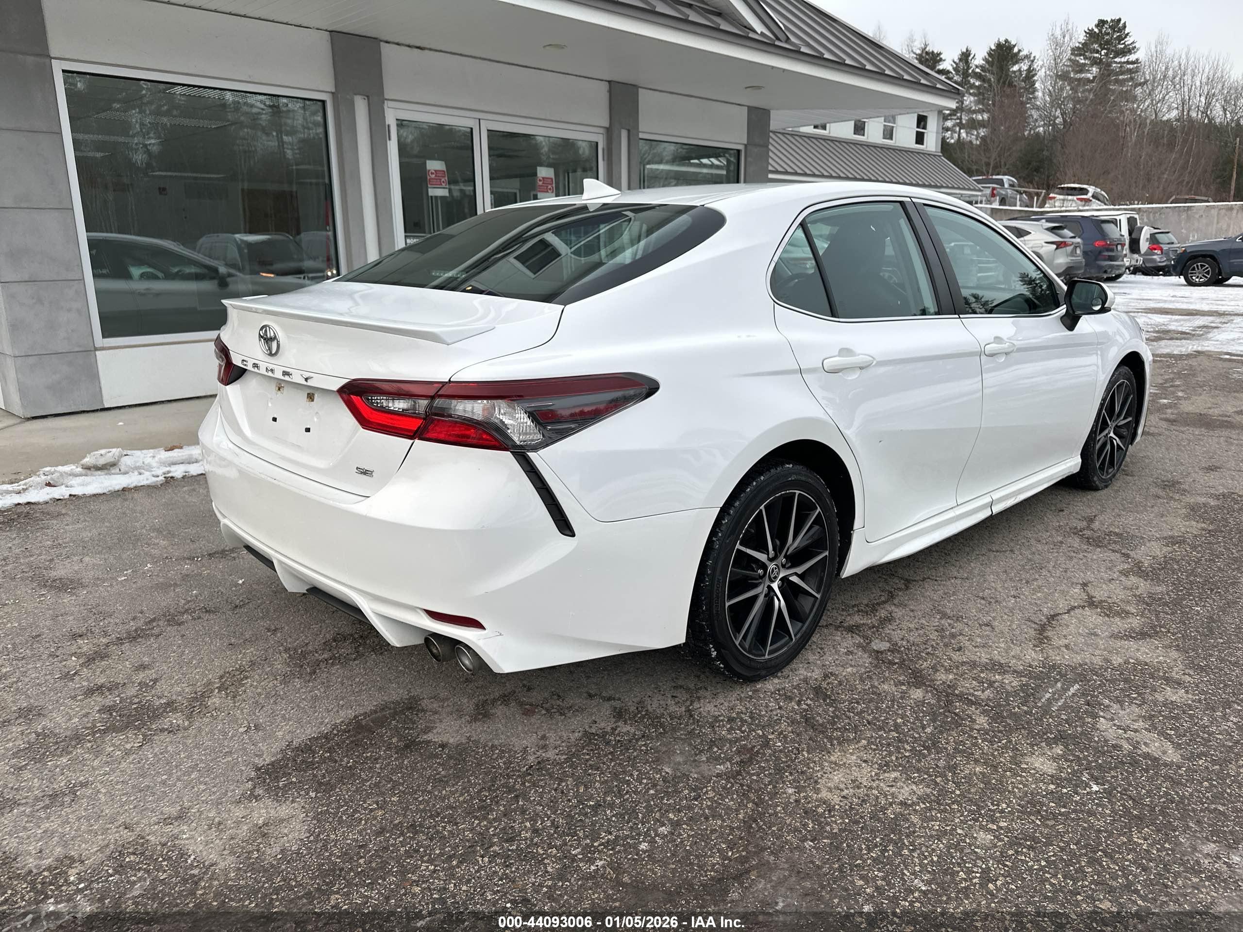 TOYOTA CAMRY image 4