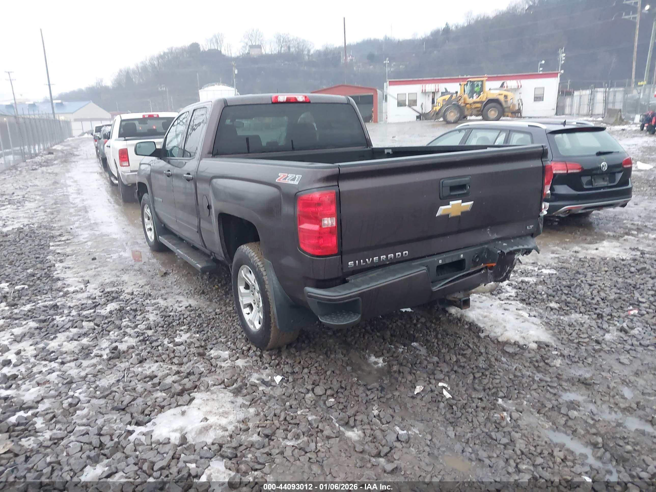 CHEVROLET SILVERADO image 3