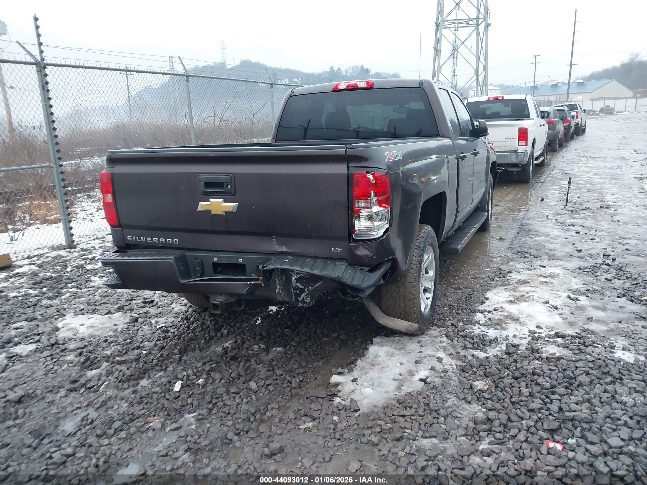 CHEVROLET SILVERADO image 4