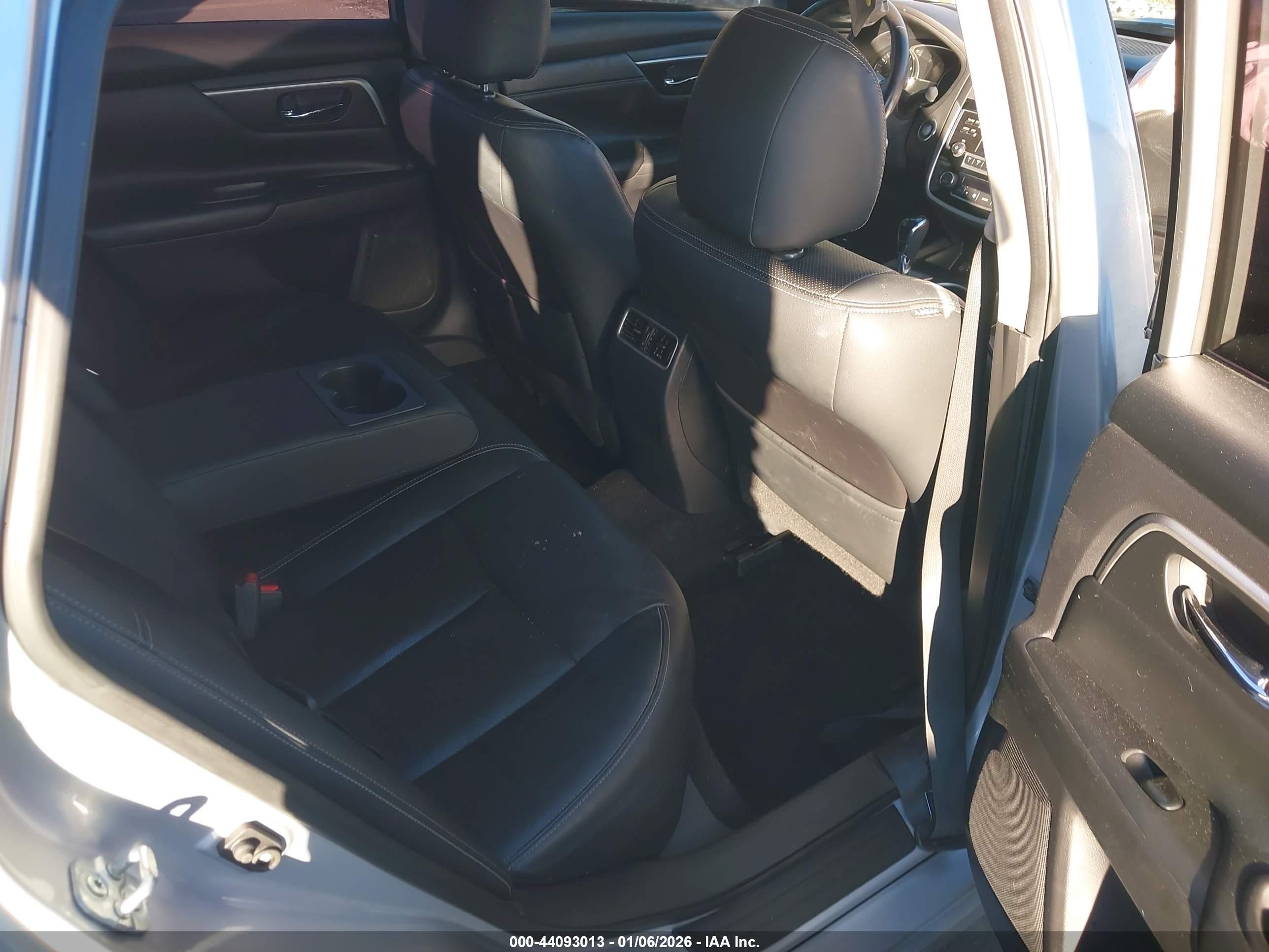 NISSAN ALTIMA image 8