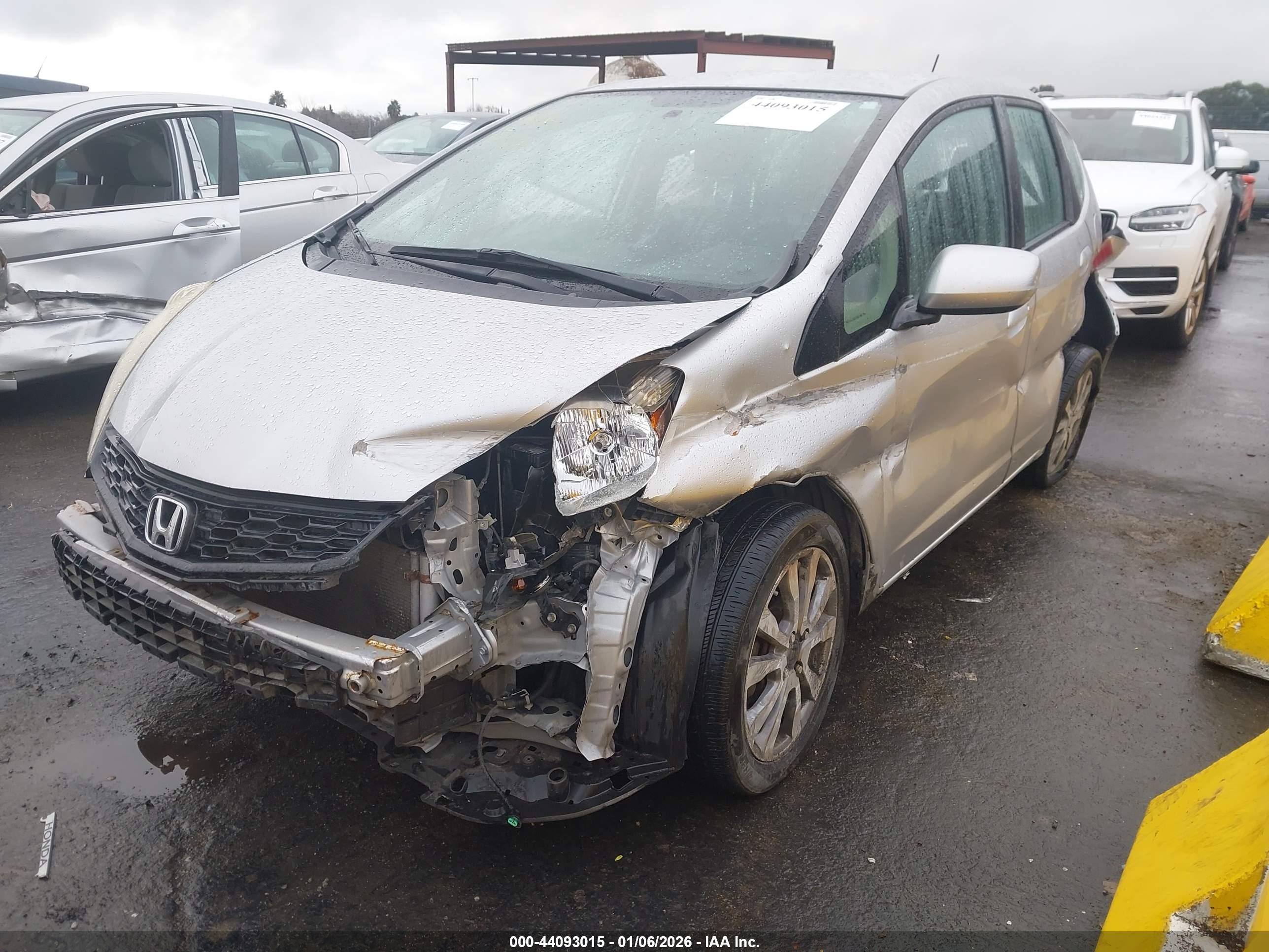 HONDA FIT image 2