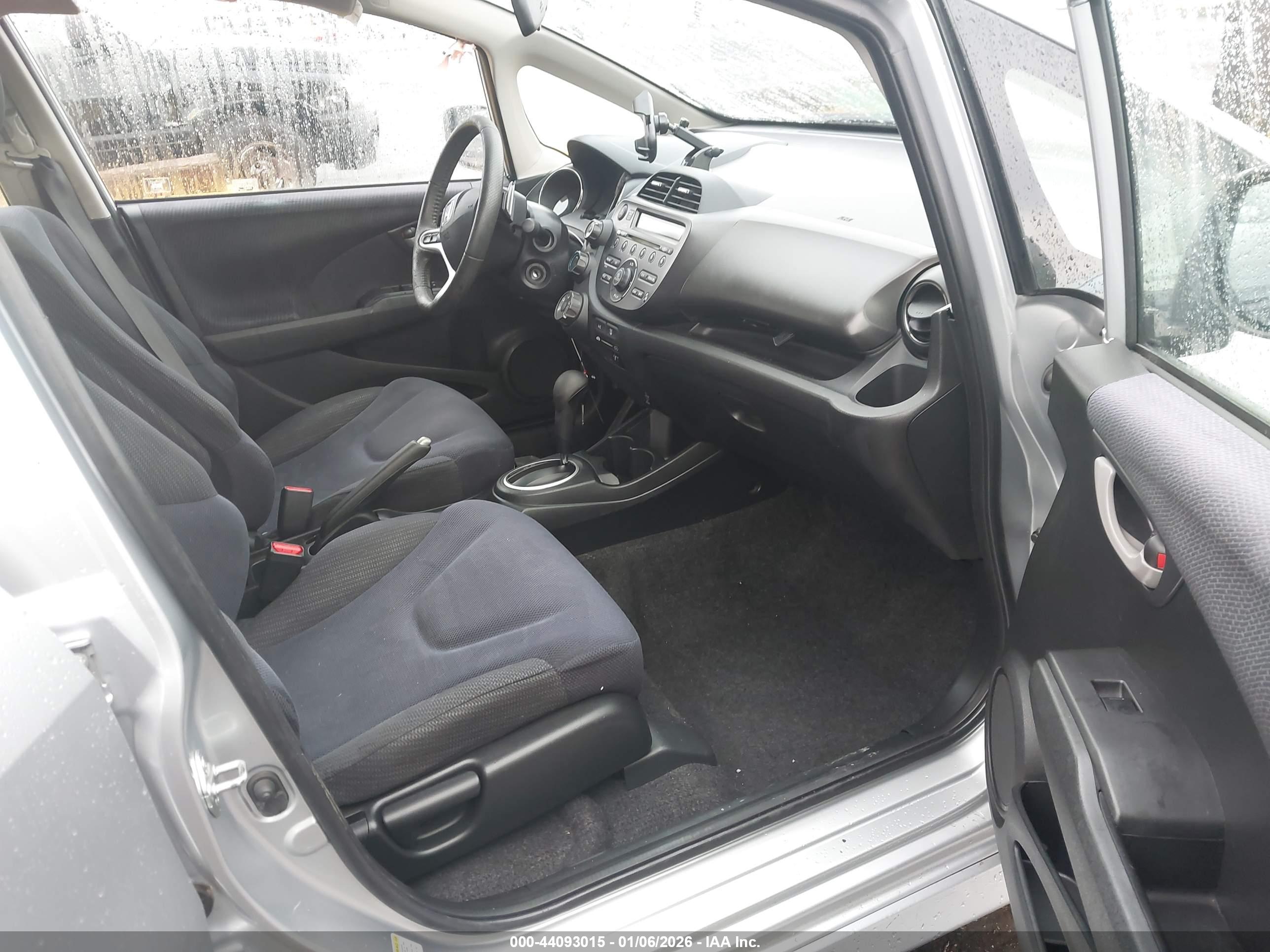 HONDA FIT image 5