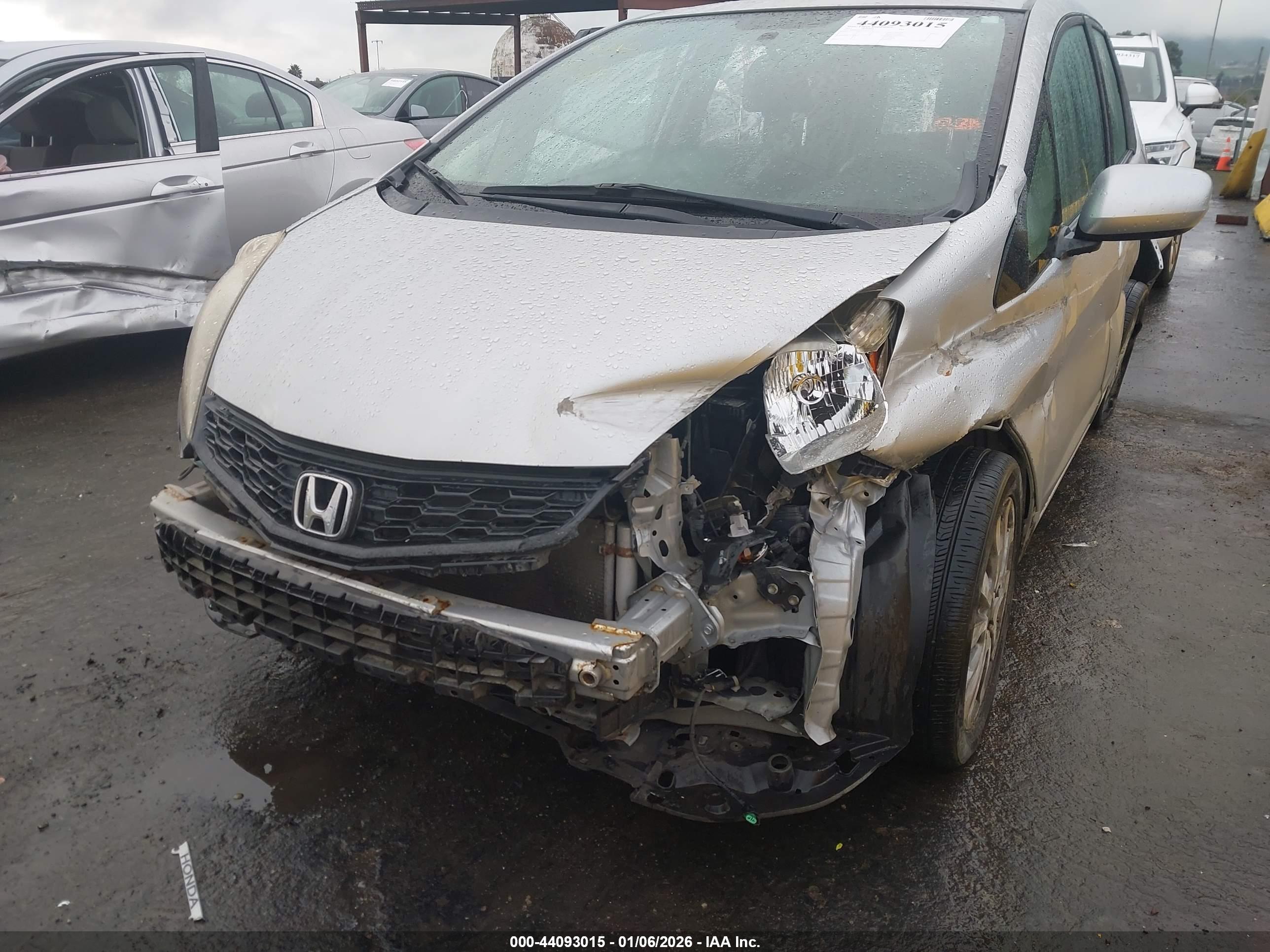HONDA FIT image 6