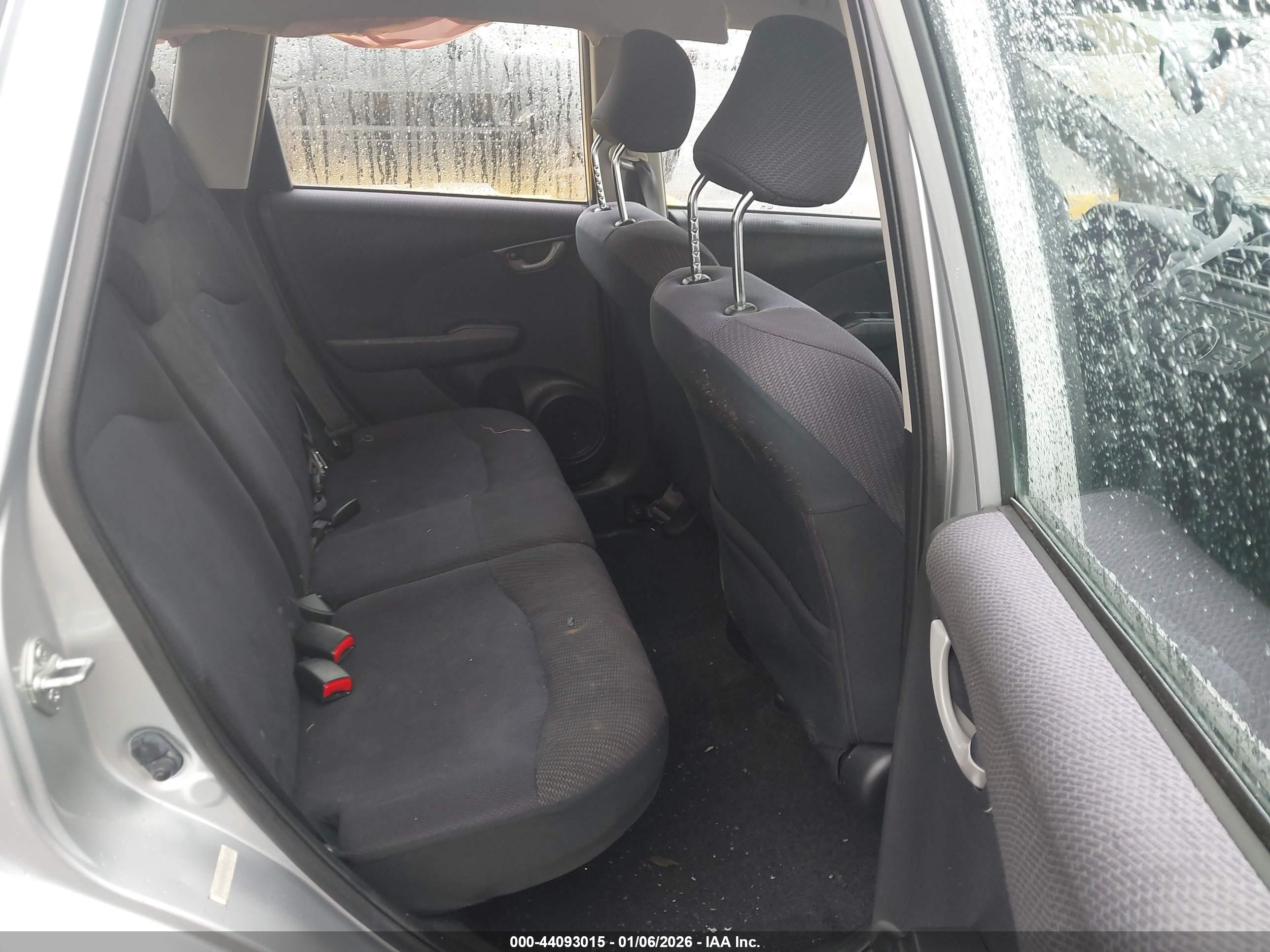 HONDA FIT image 8