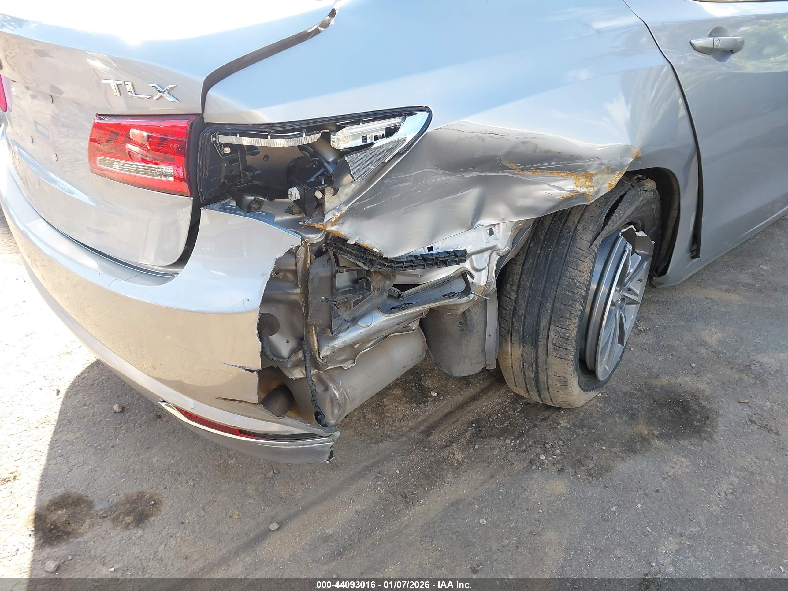 ACURA TLX image 6