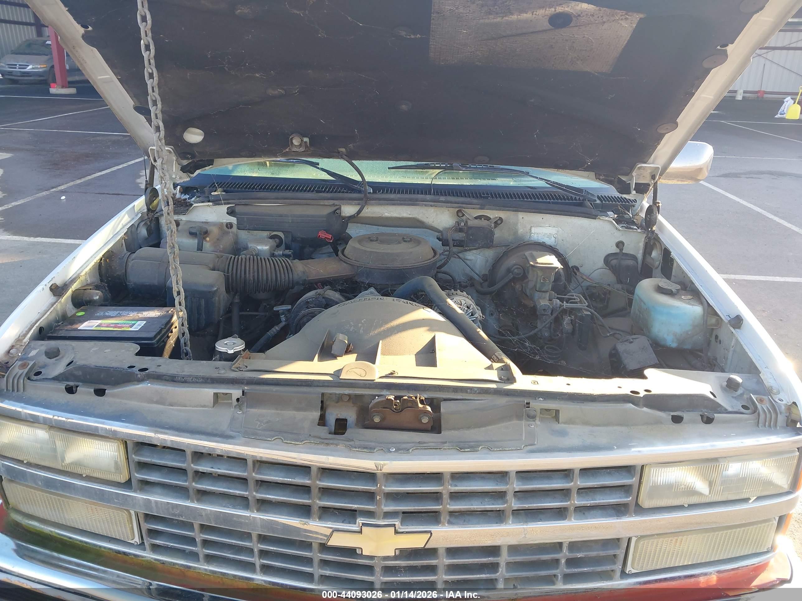CHEVROLET GMT-400 image 10