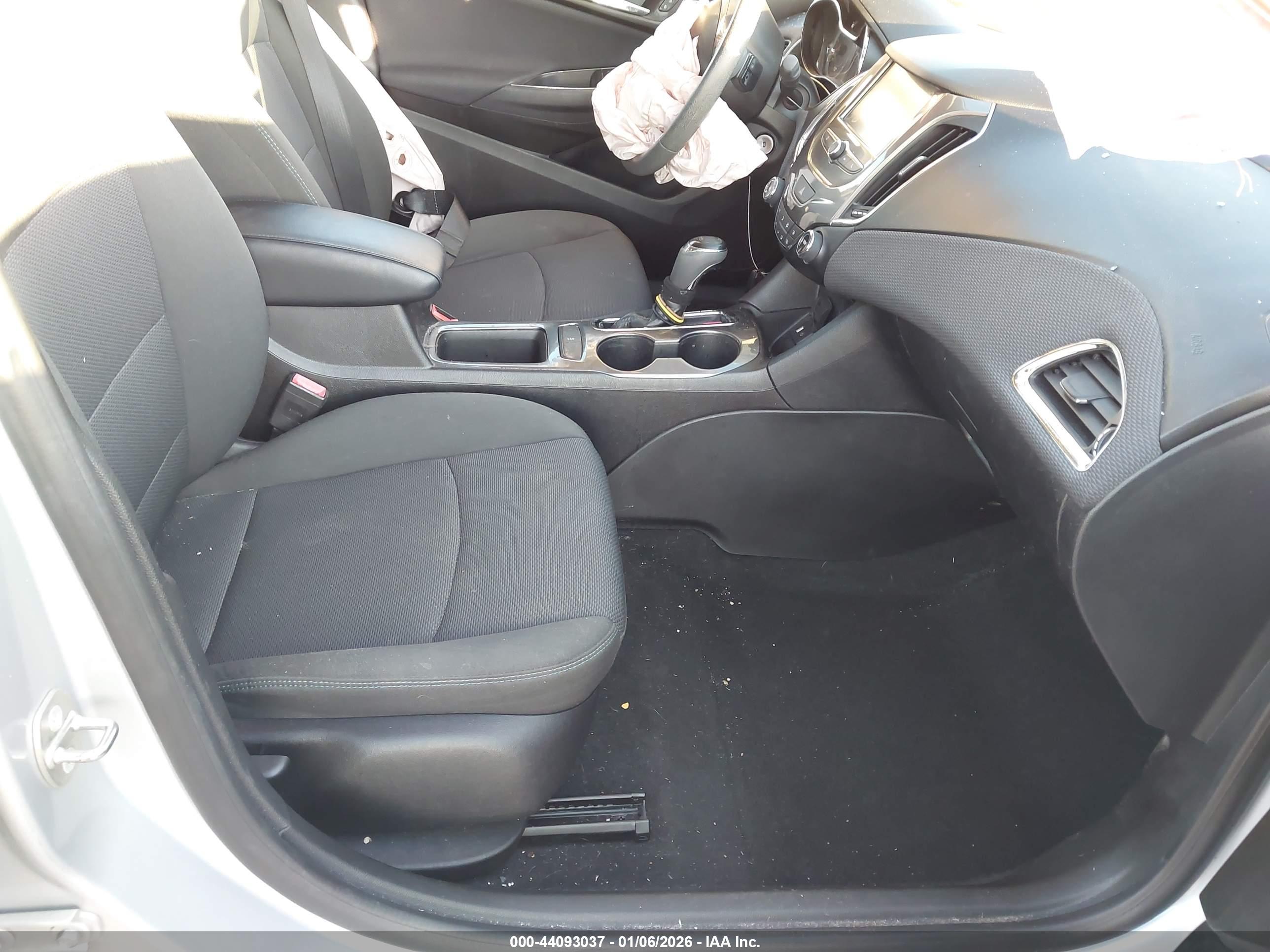 CHEVROLET CRUZE image 5