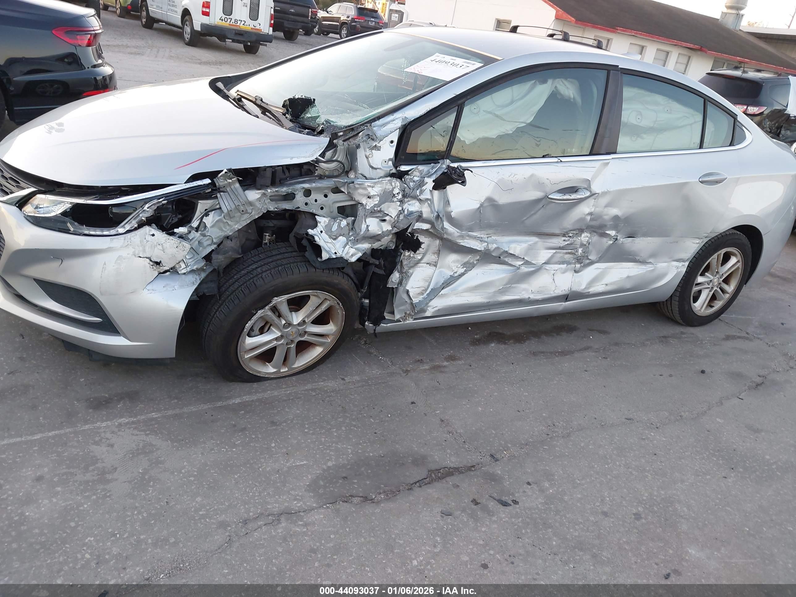 CHEVROLET CRUZE image 6