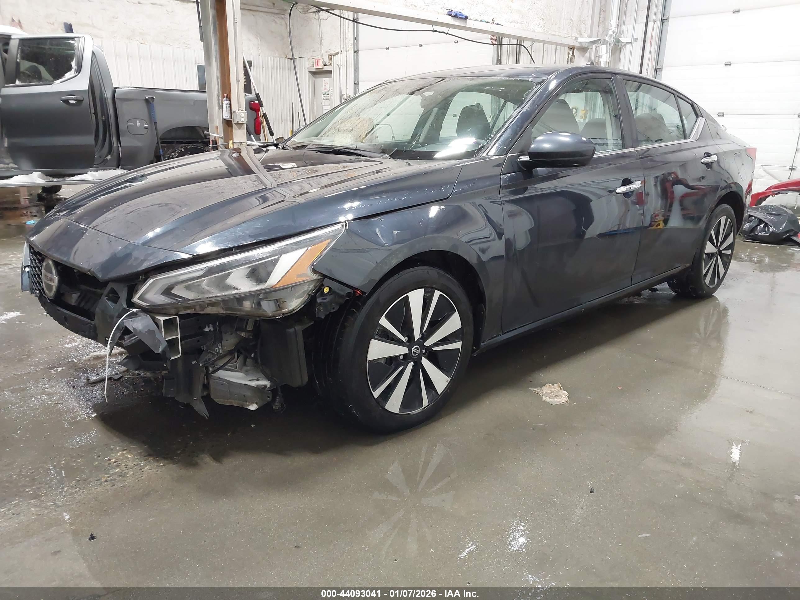 NISSAN ALTIMA image 2