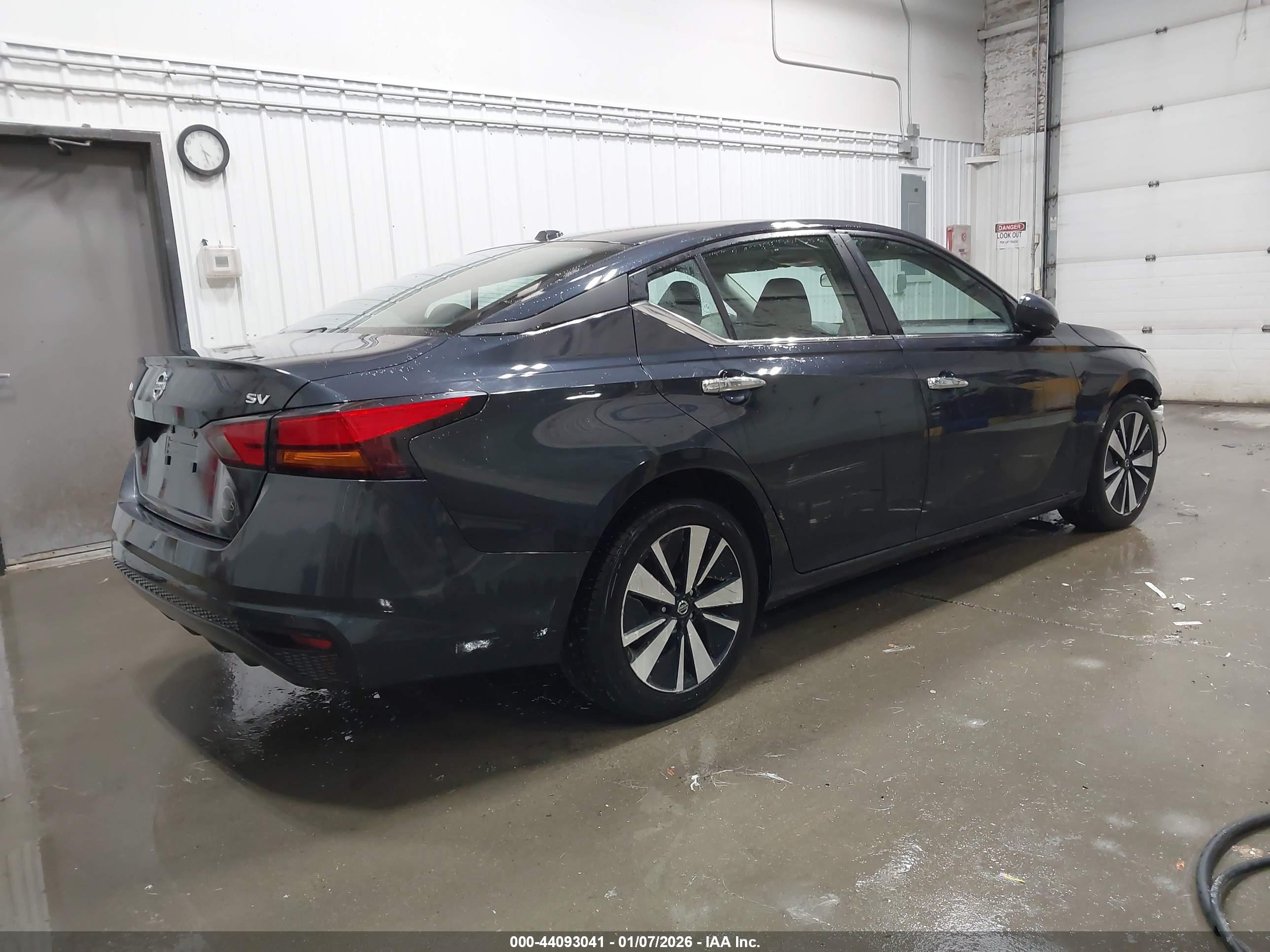 NISSAN ALTIMA image 4