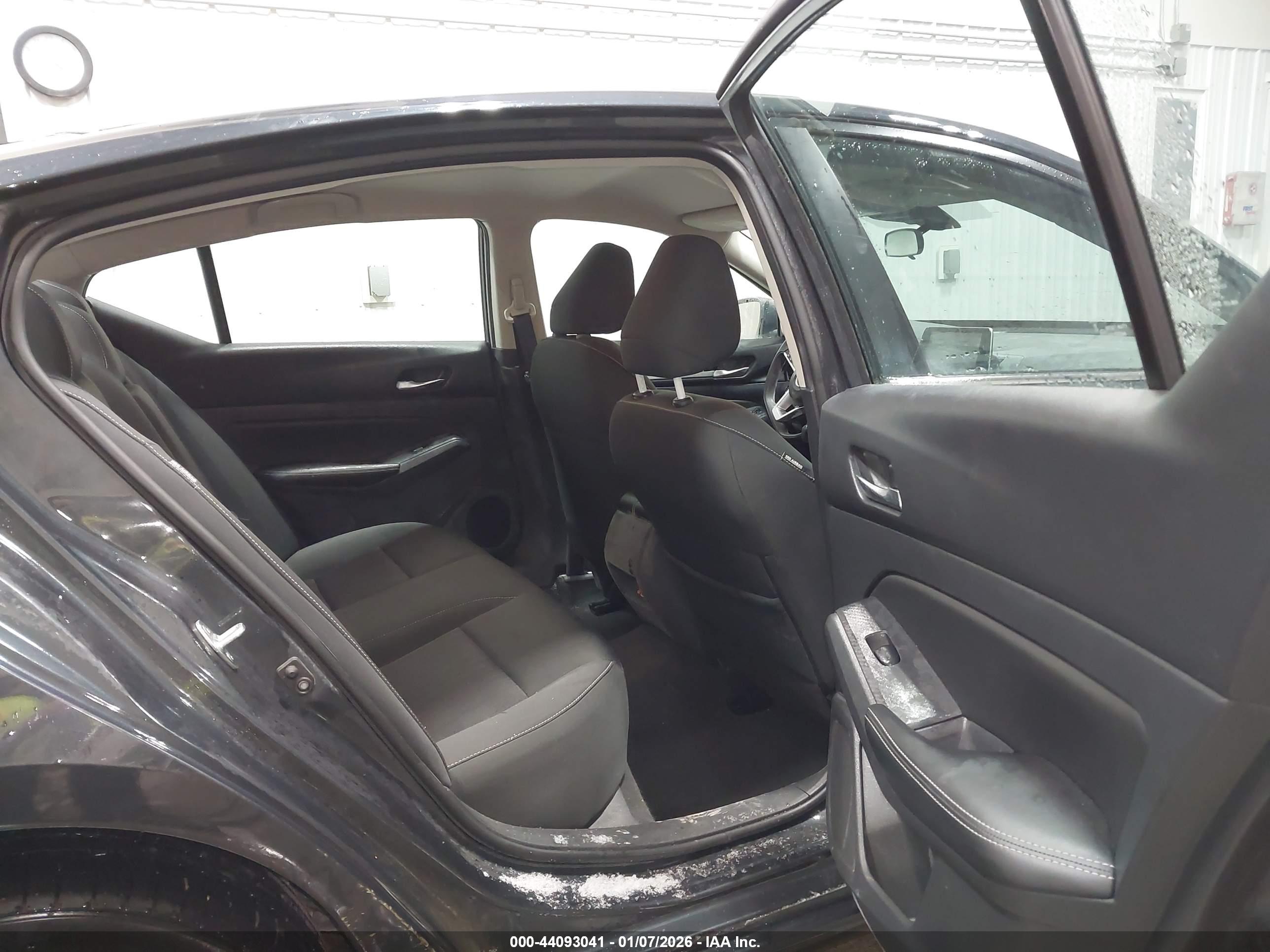 NISSAN ALTIMA image 8
