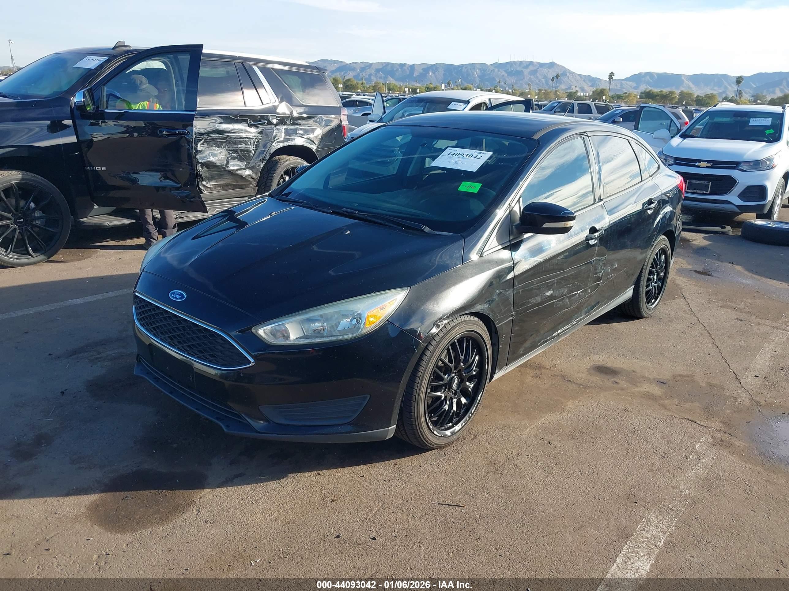 FORD FOCUS image 2