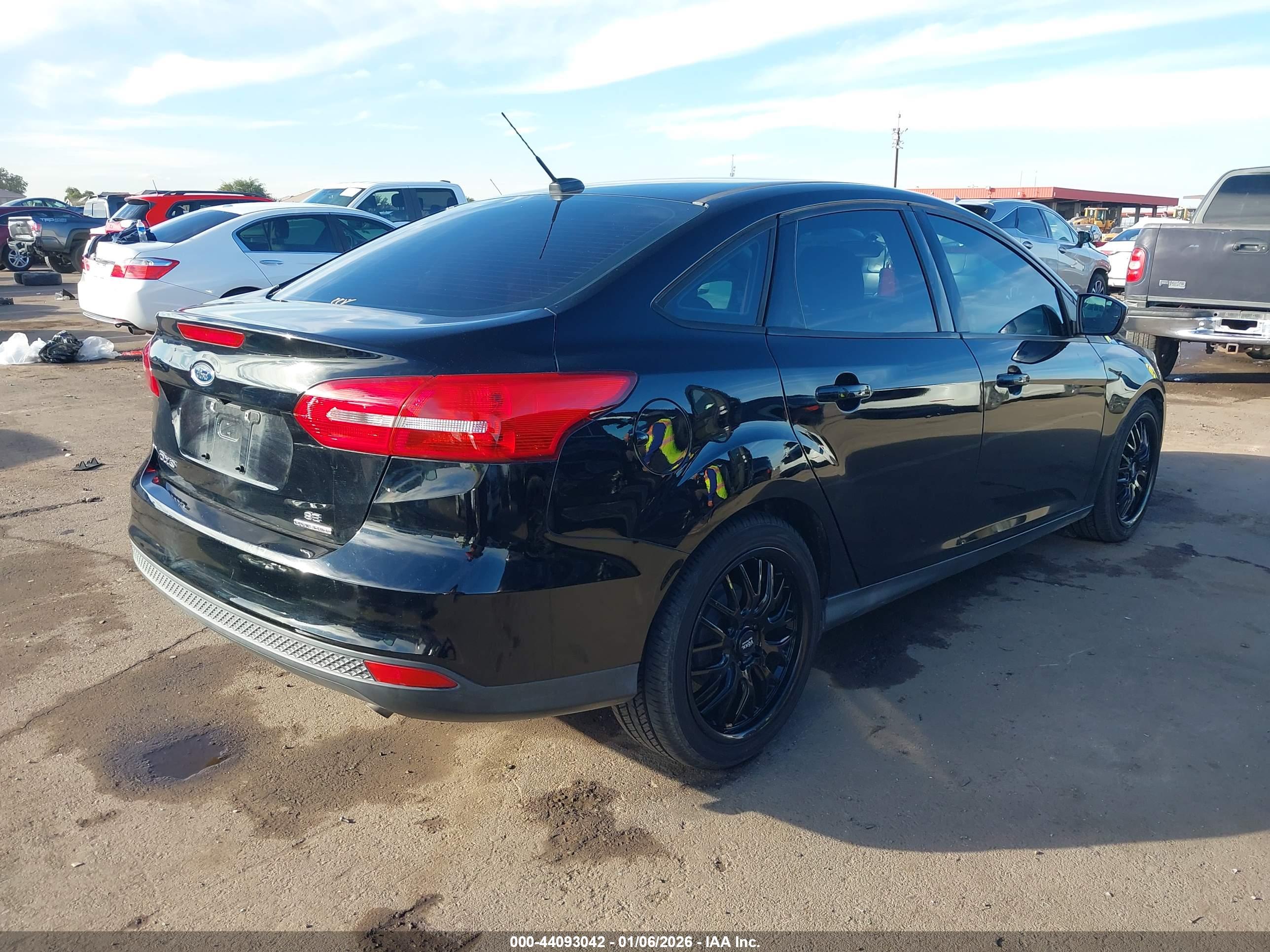 FORD FOCUS image 4