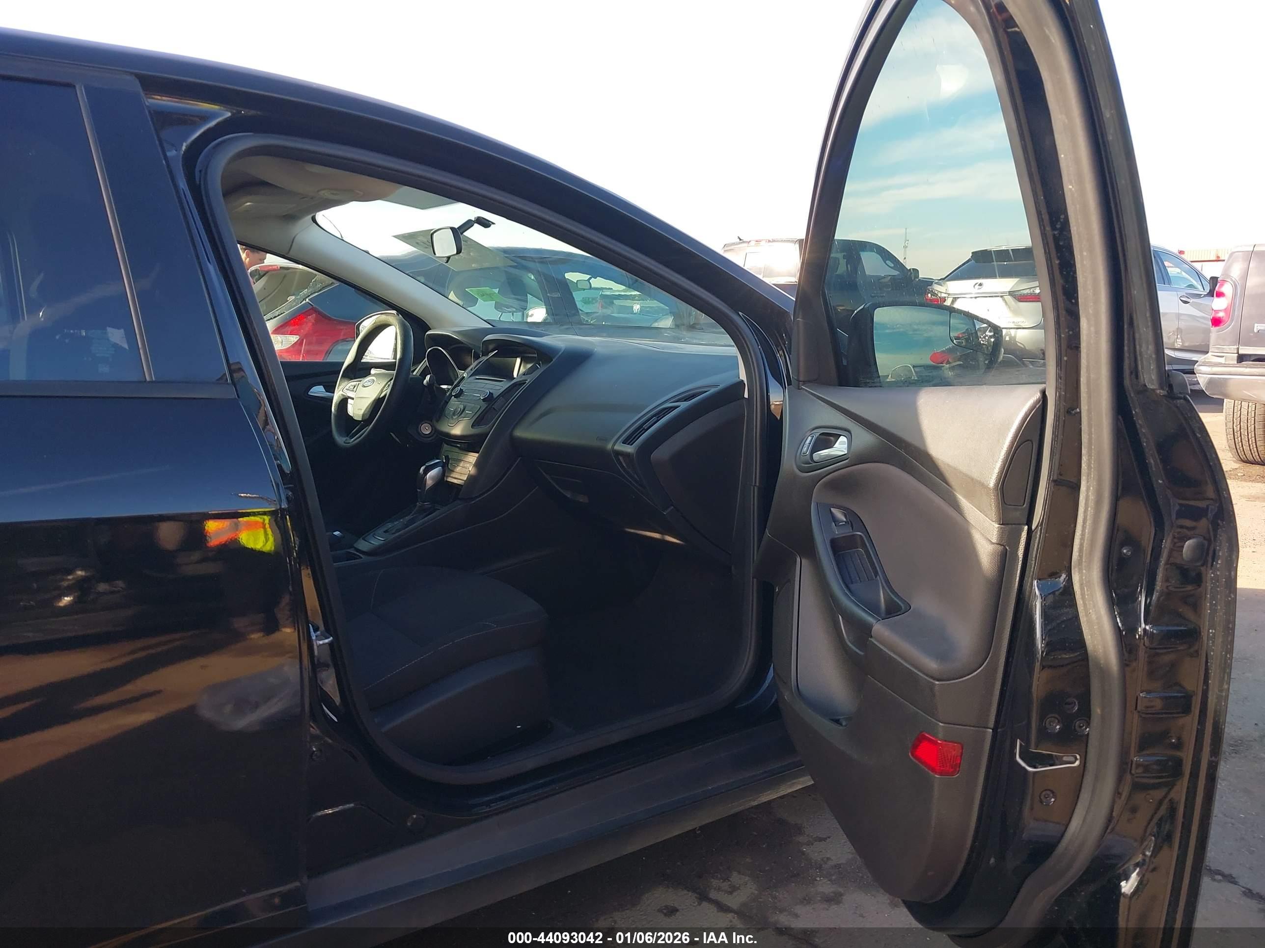 FORD FOCUS image 5