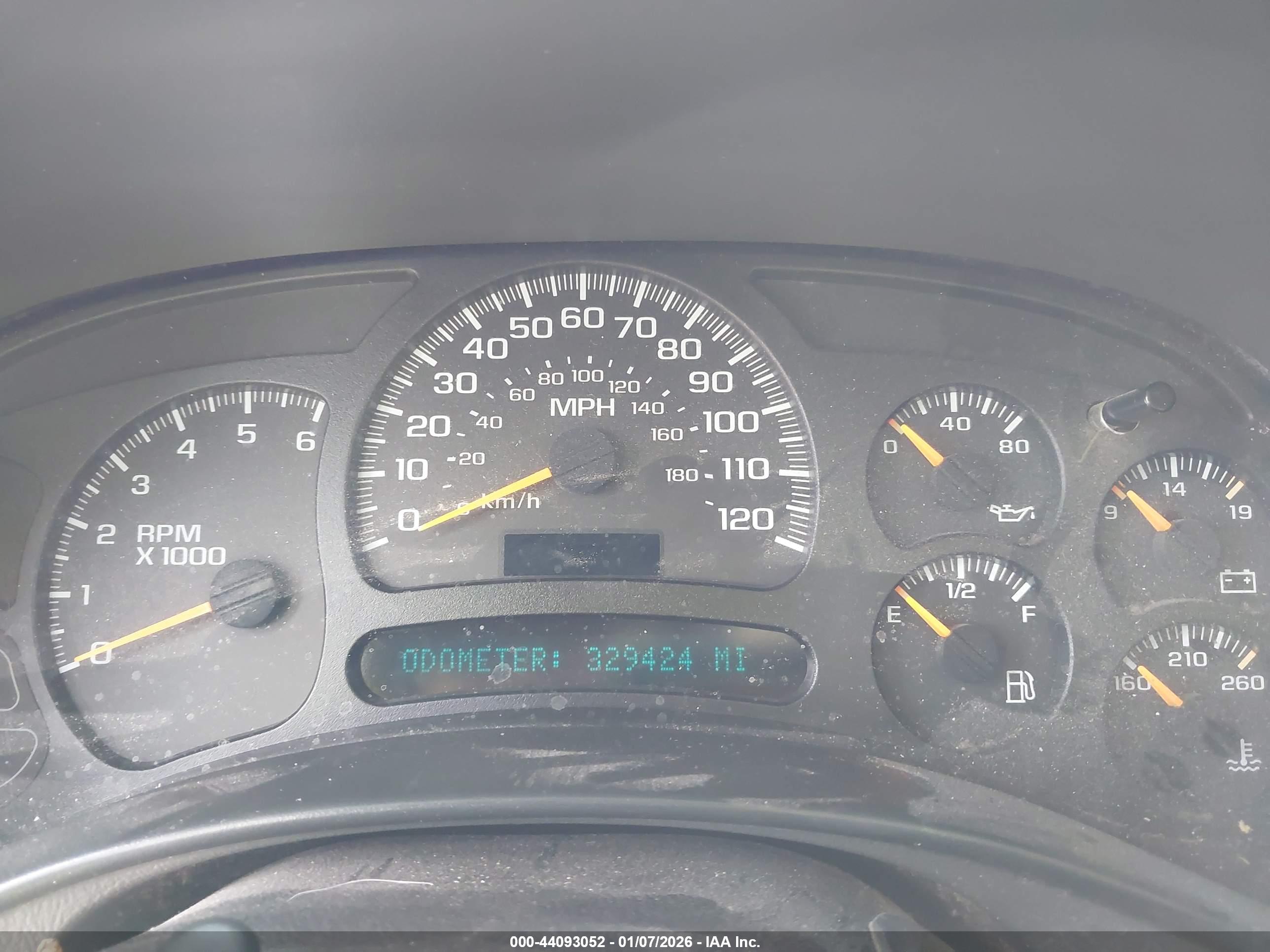 CHEVROLET TAHOE image 7