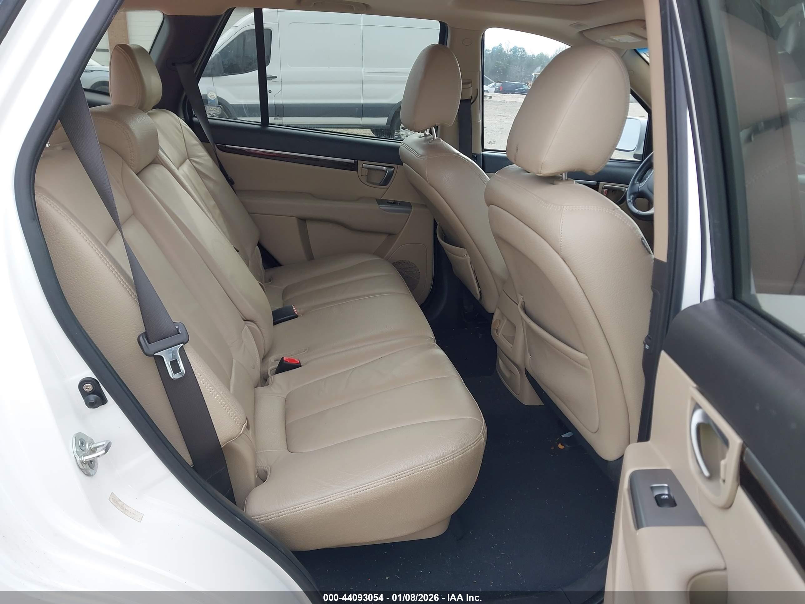 HYUNDAI SANTA image 8