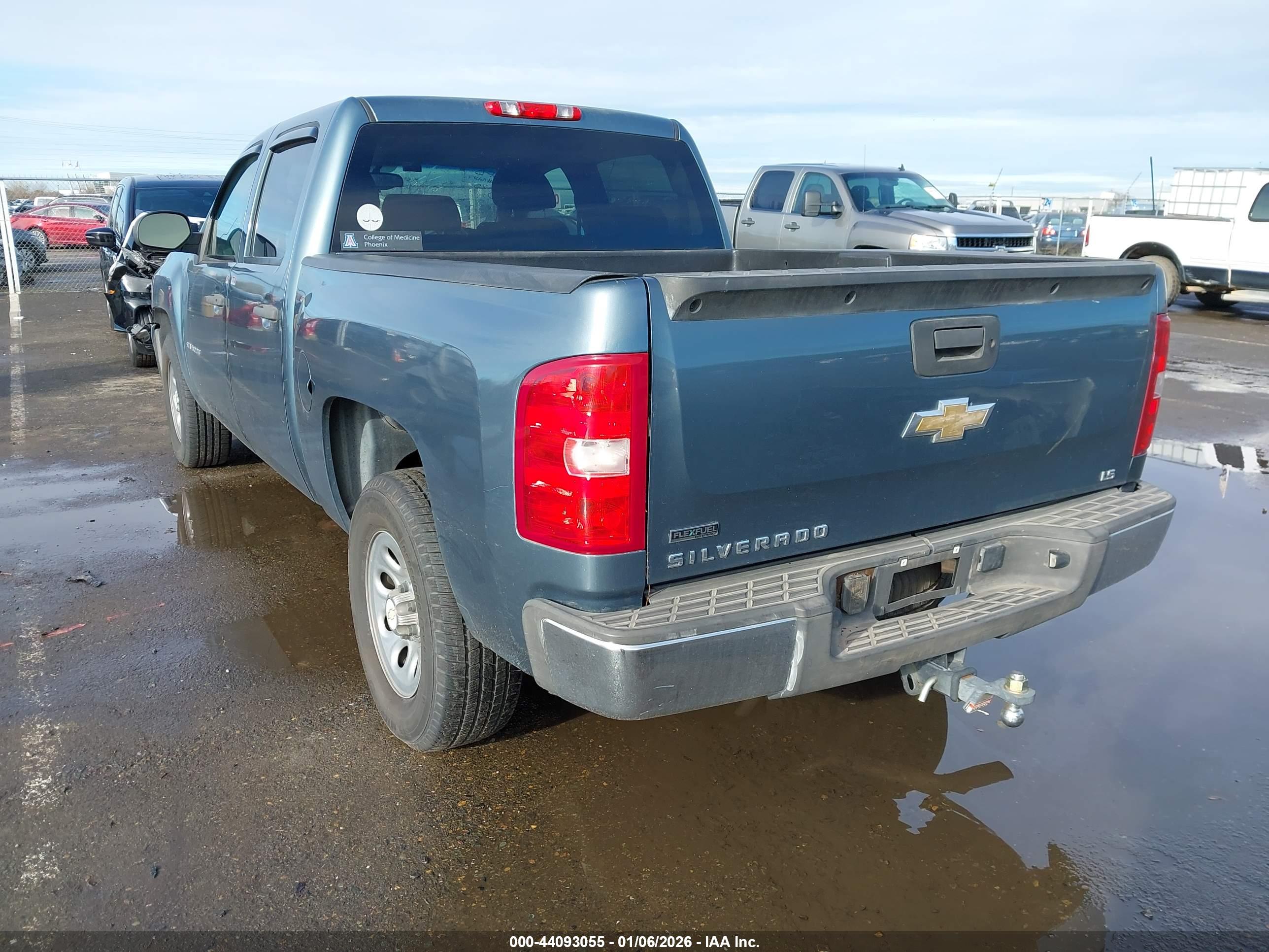 CHEVROLET SILVERADO image 3