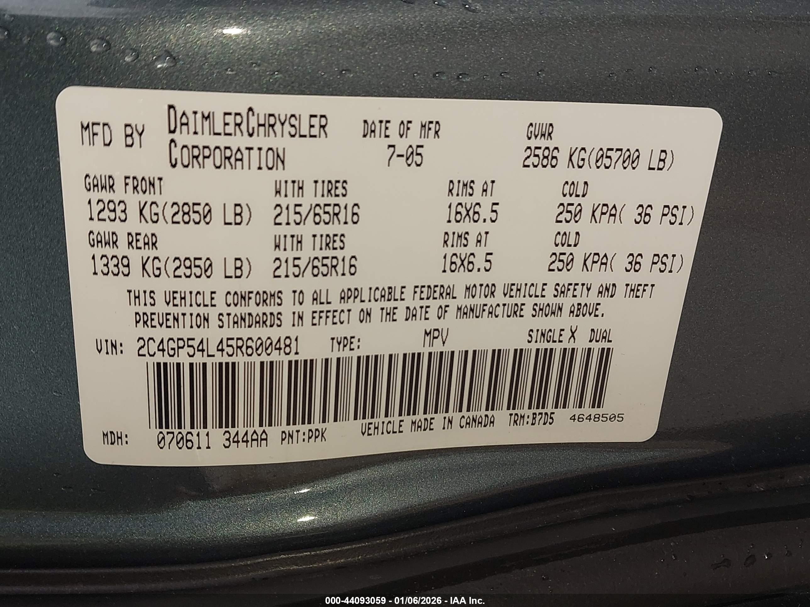 CHRYSLER TOWN image 9