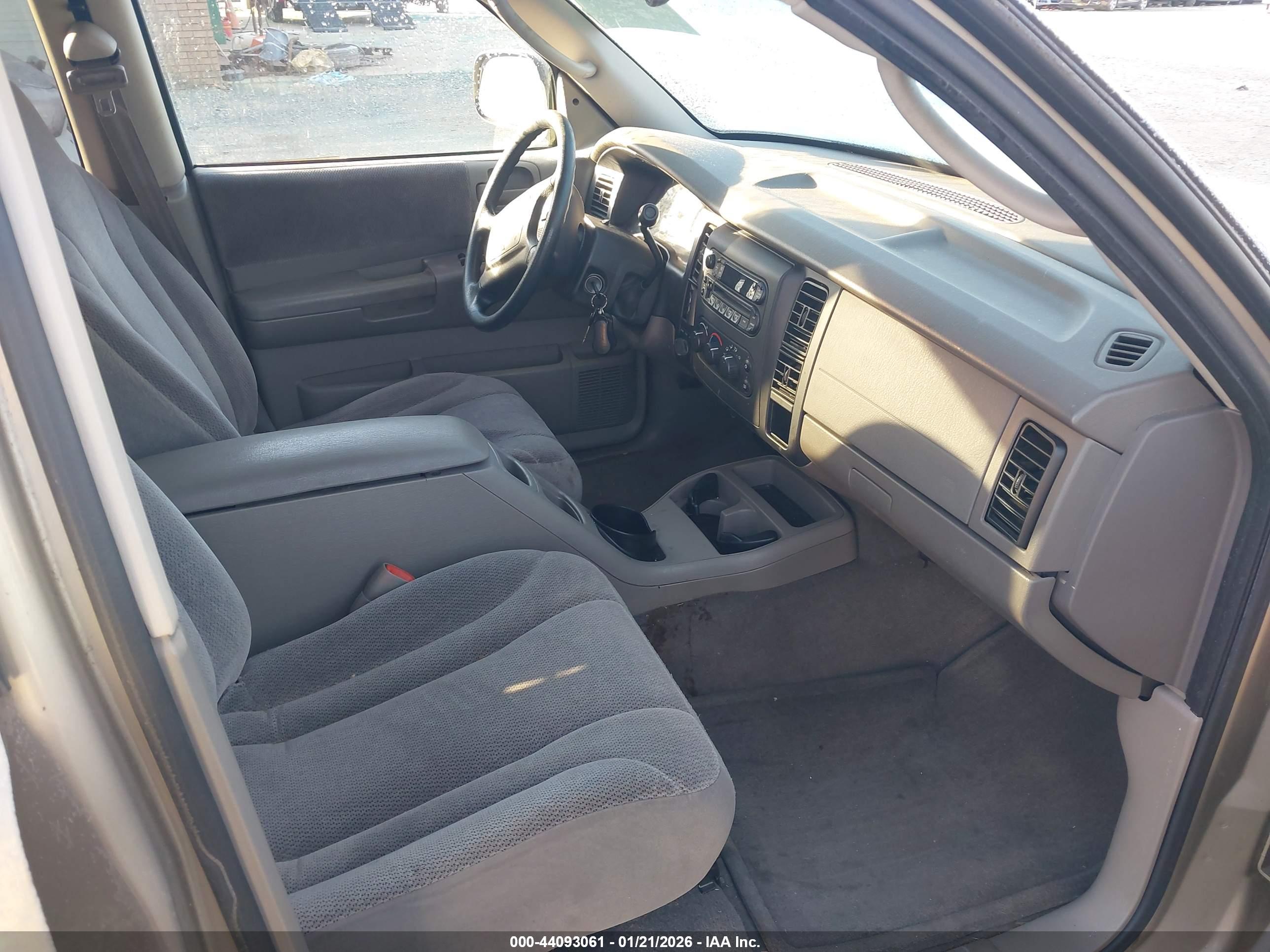 DODGE DAKOTA image 5