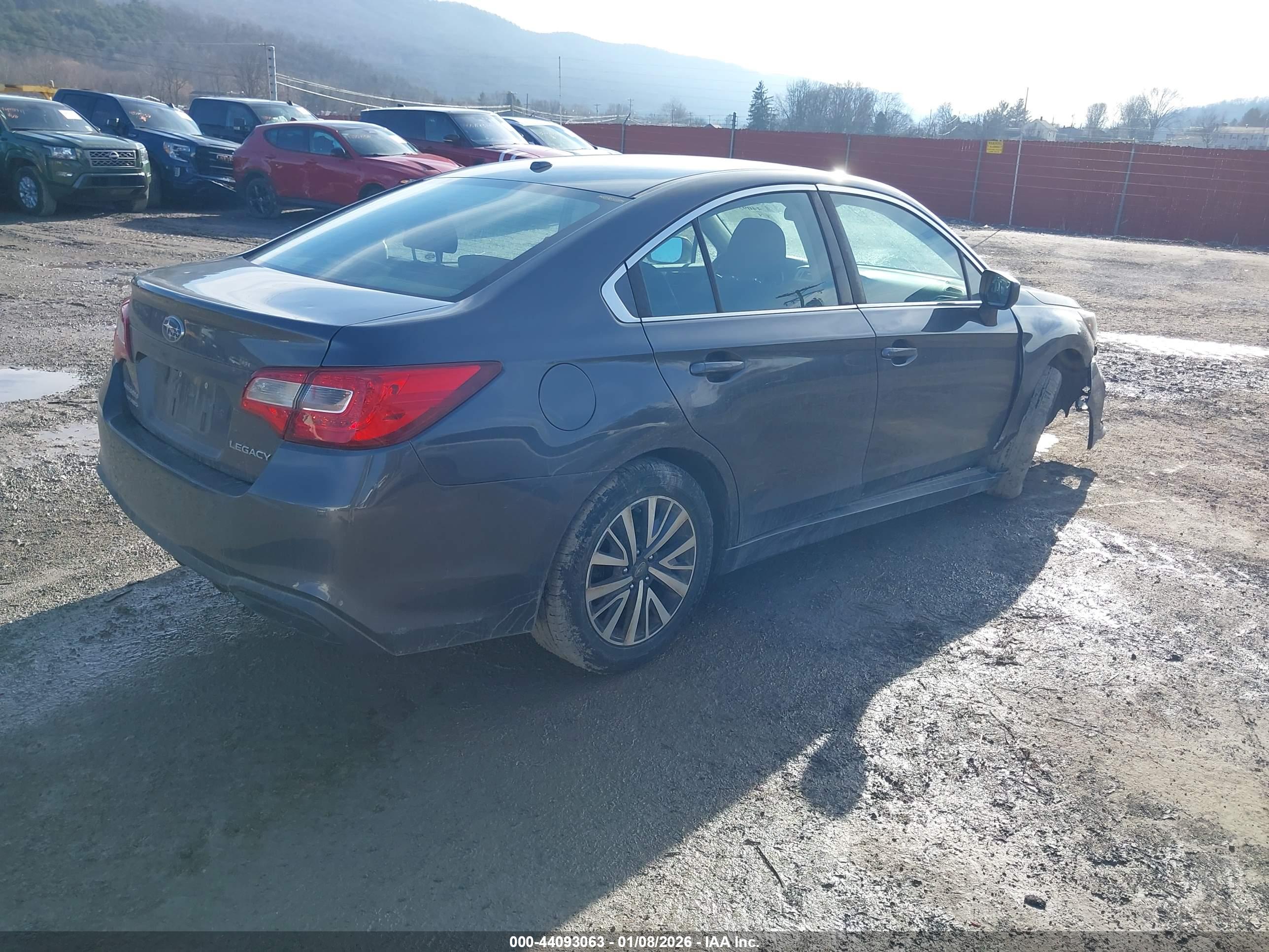 SUBARU LEGACY image 4
