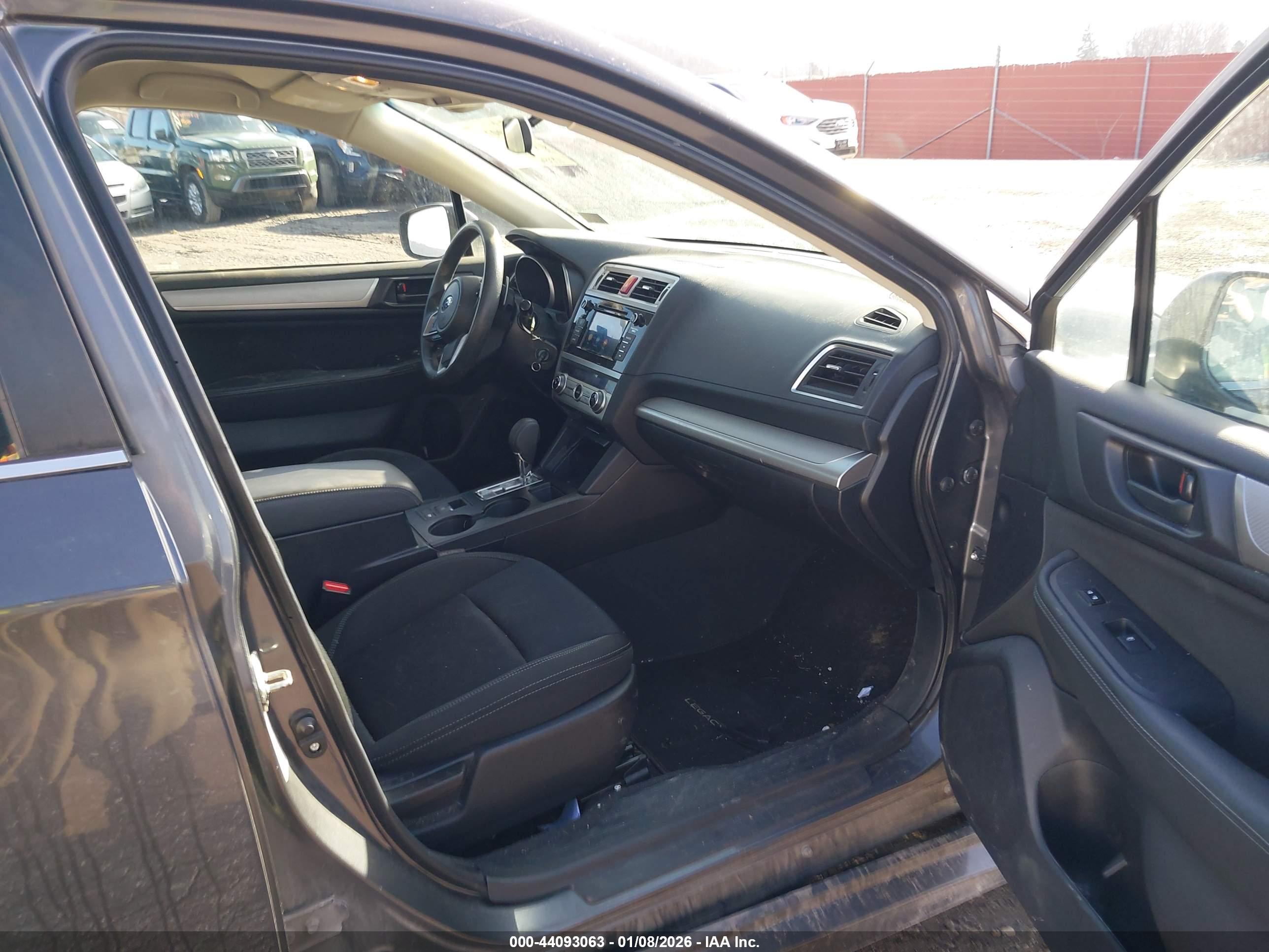 SUBARU LEGACY image 5