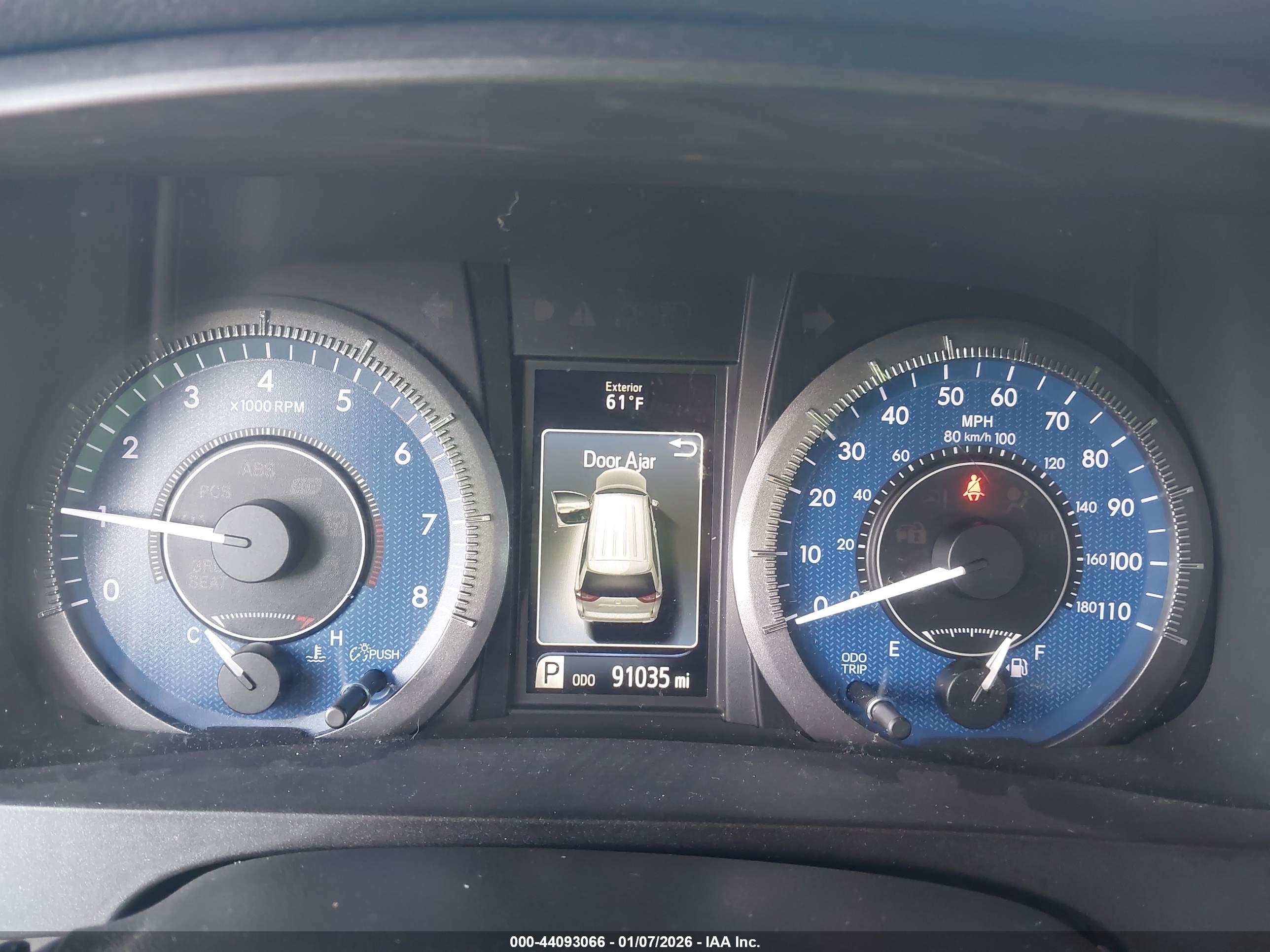 TOYOTA SIENNA image 7