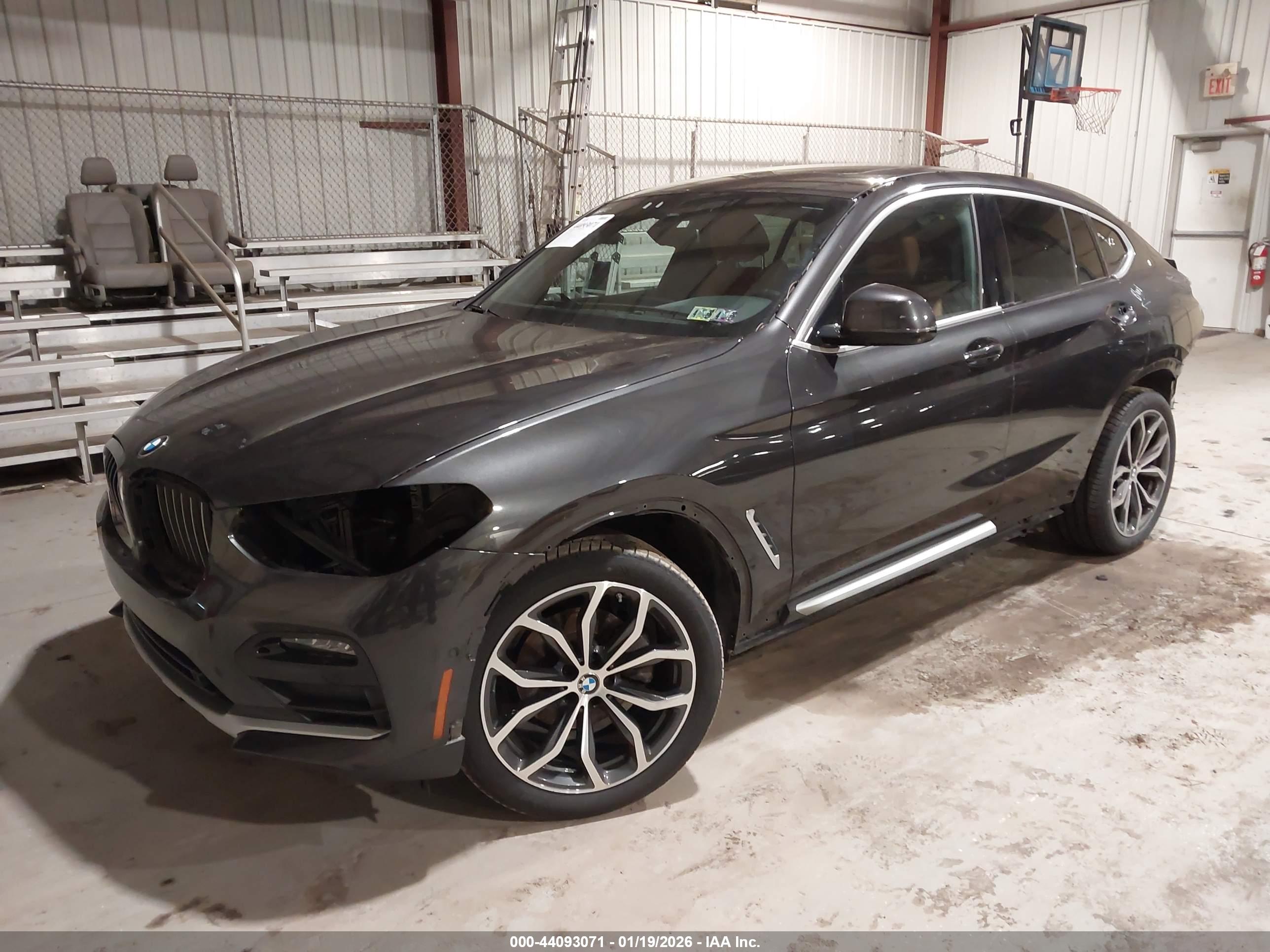BMW X4 image 2