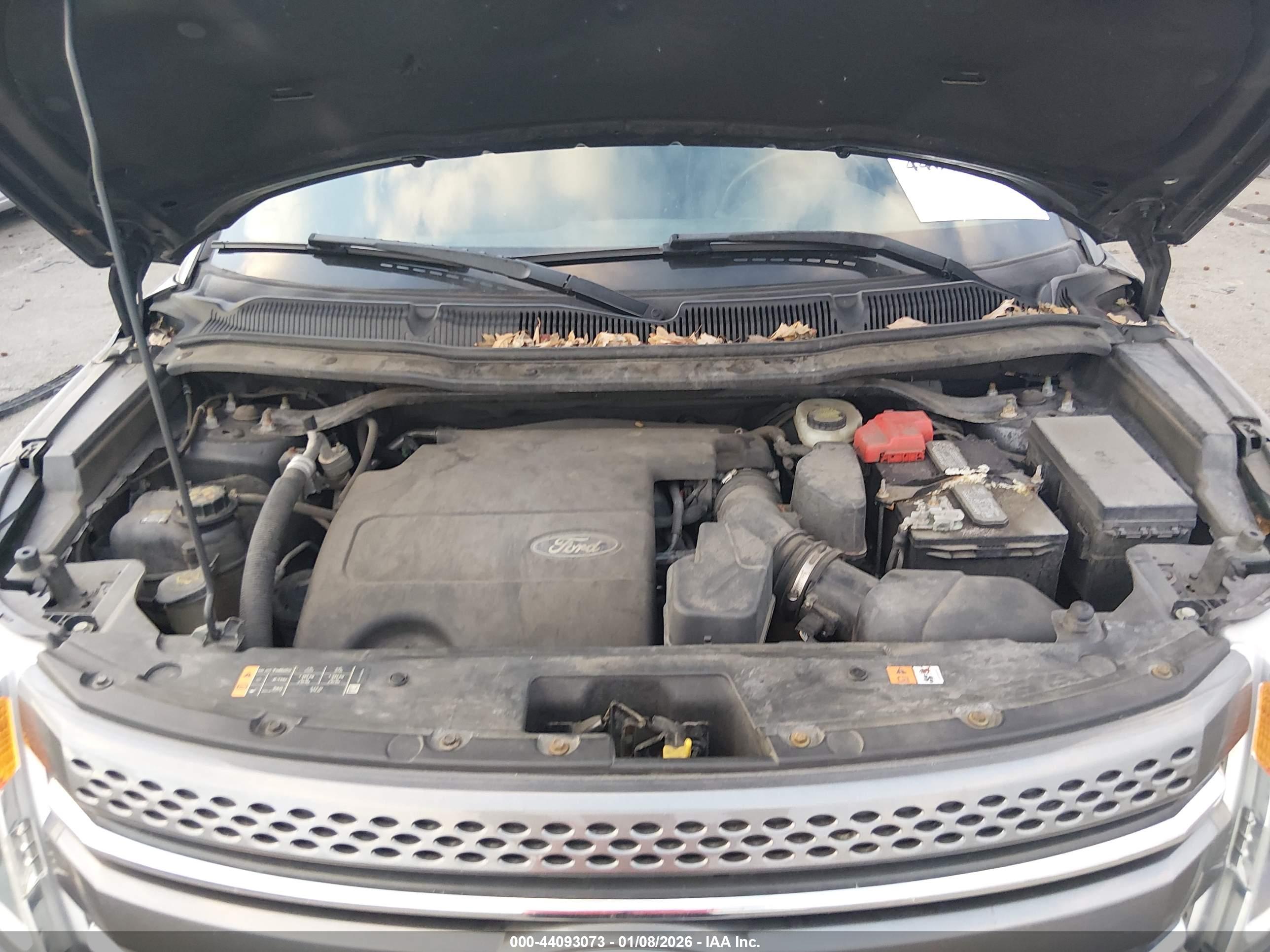 FORD EXPLORER image 10