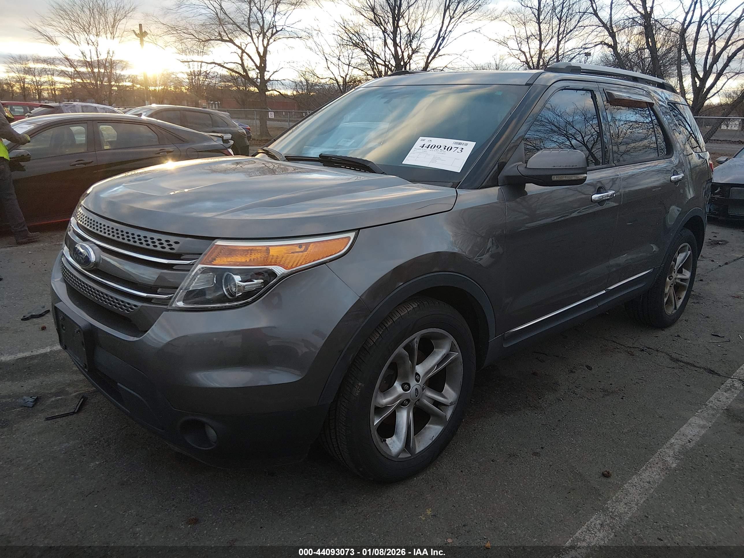 FORD EXPLORER image 2