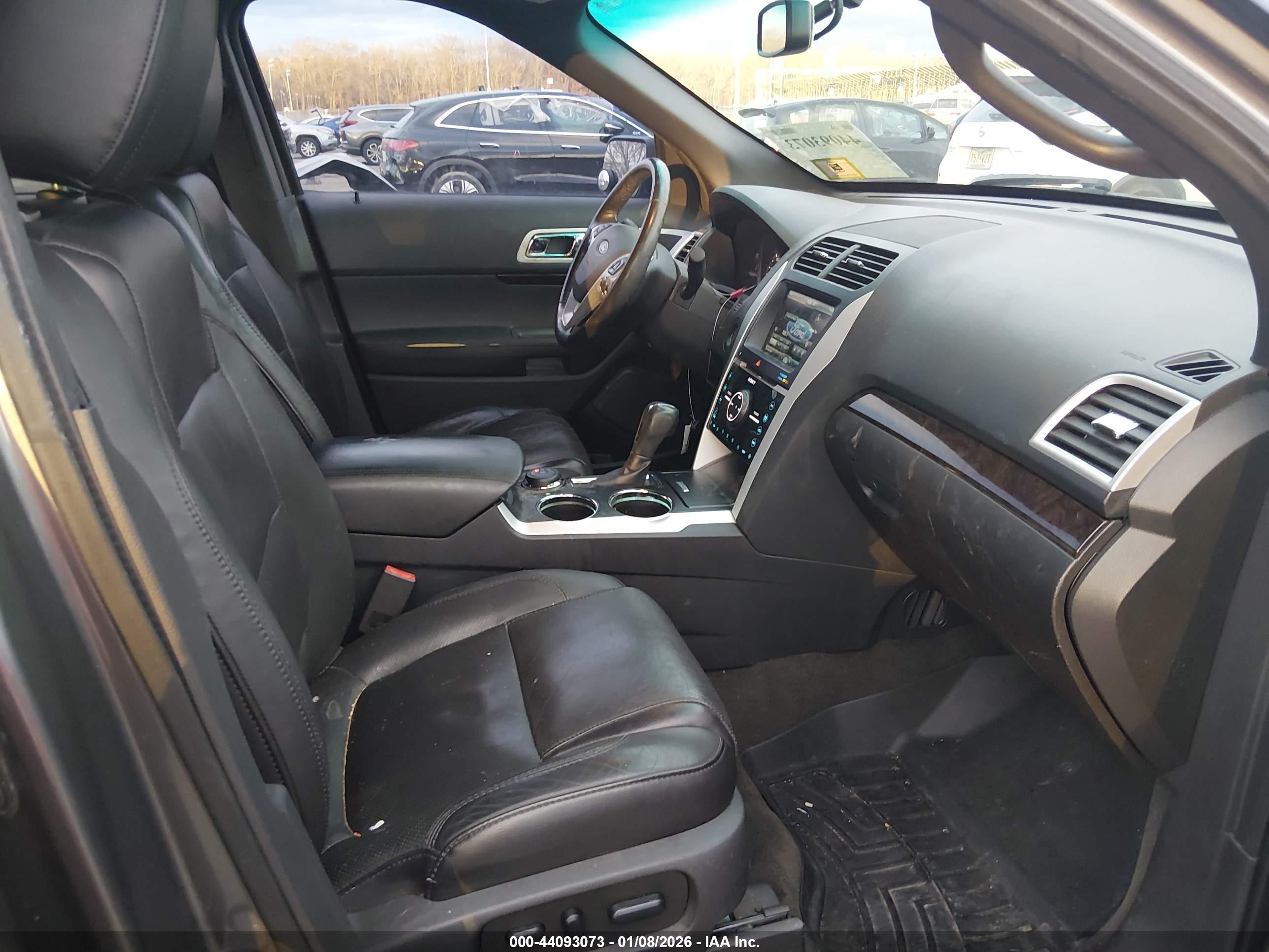 FORD EXPLORER image 5