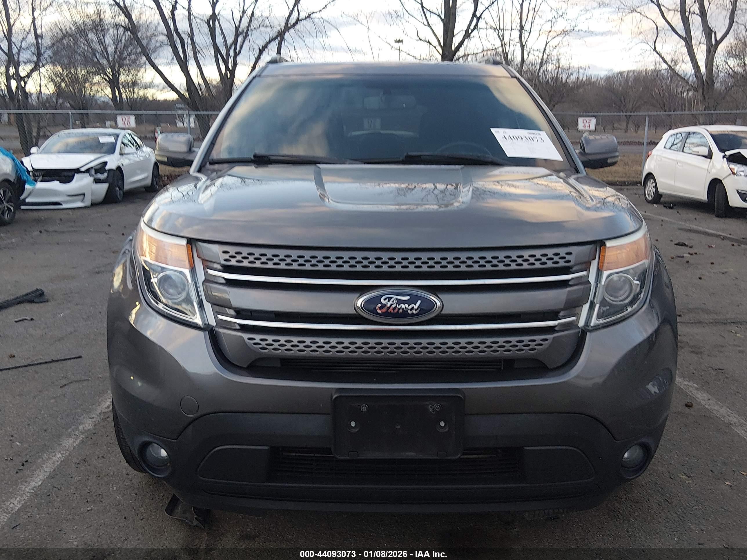 FORD EXPLORER image 6