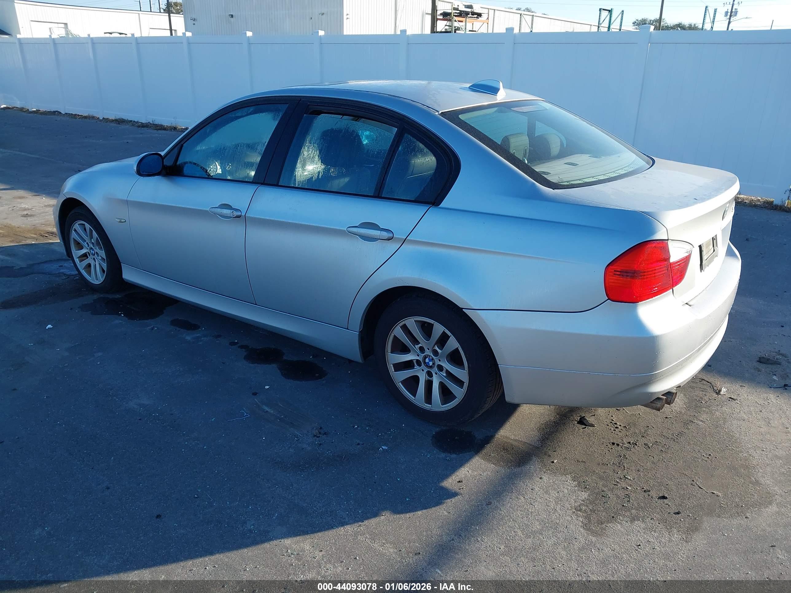BMW 328I image 3