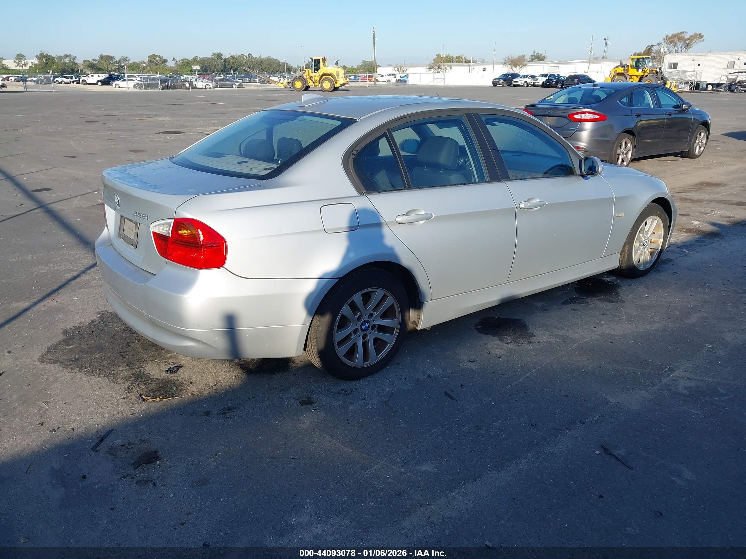 BMW 328I image 4