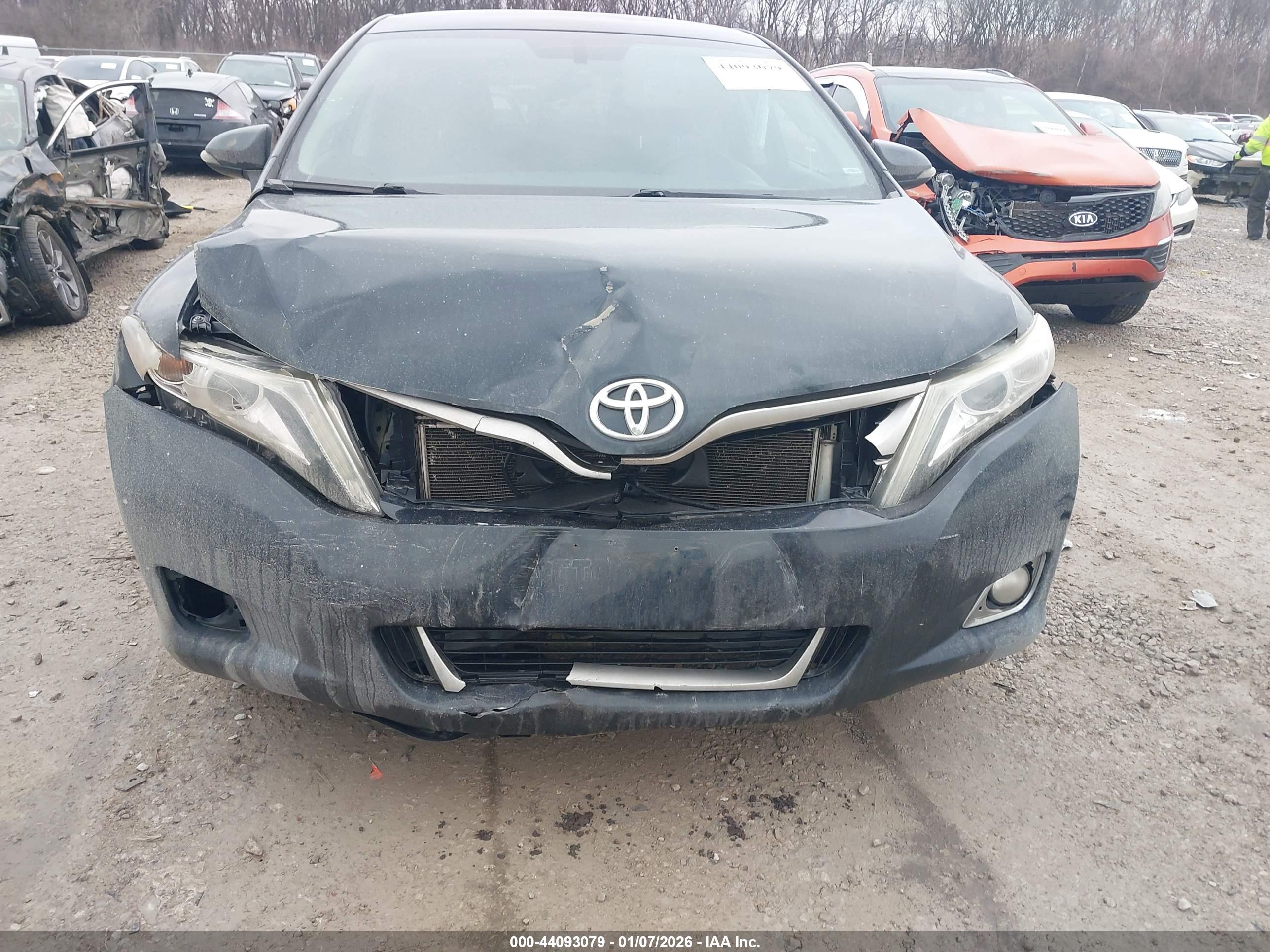 TOYOTA VENZA image 6