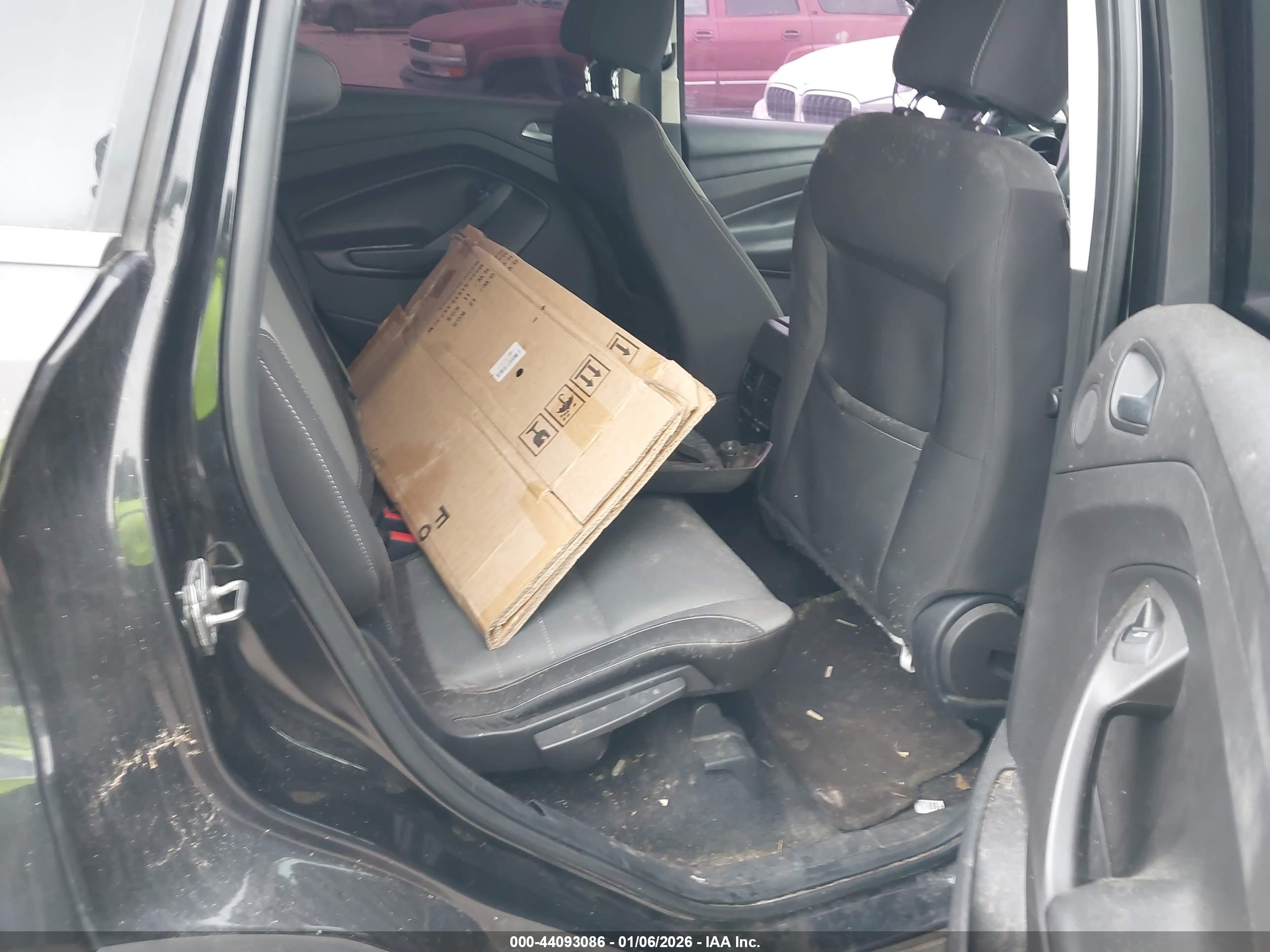 FORD ESCAPE image 8