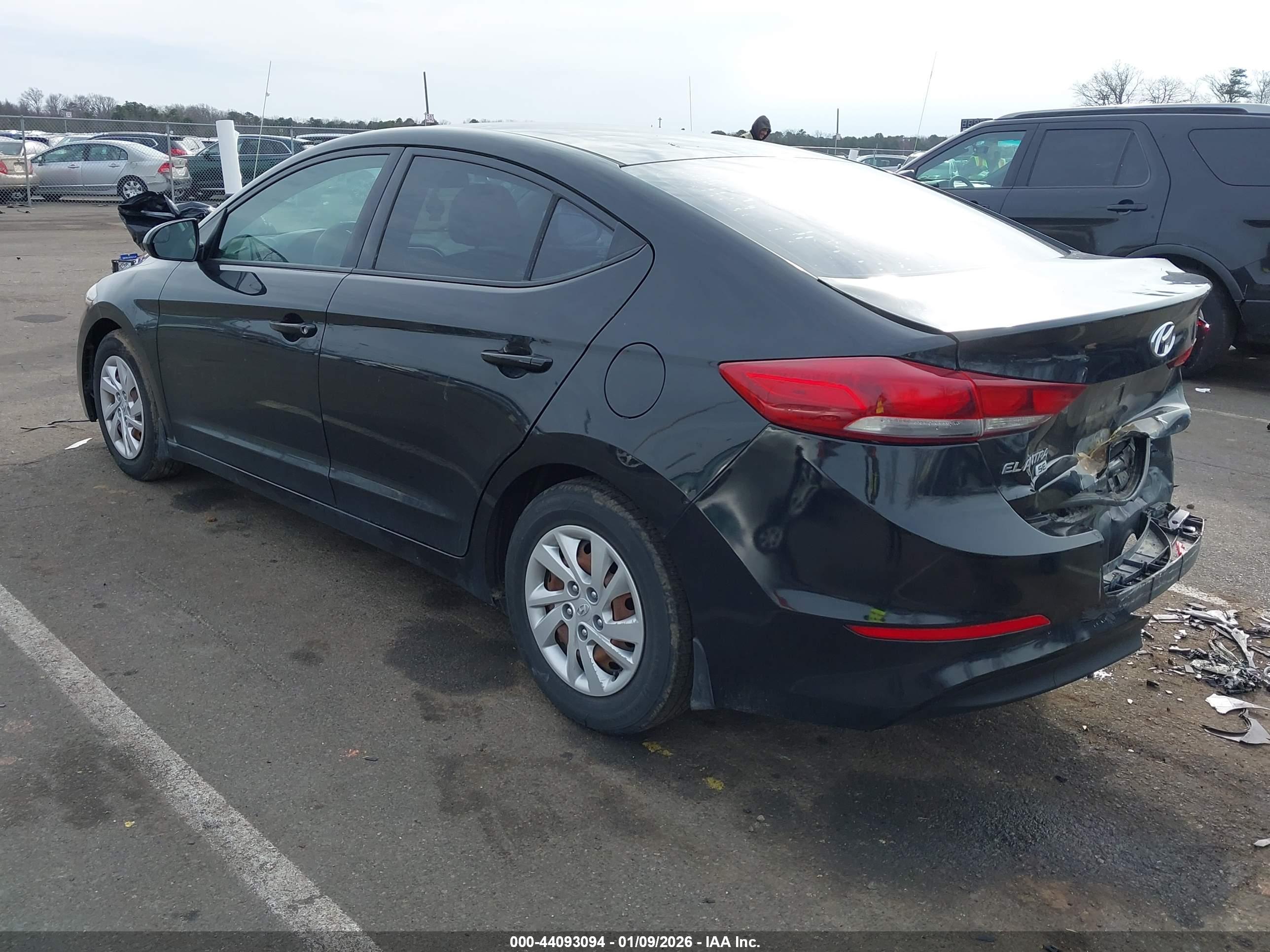 HYUNDAI ELANTRA image 3