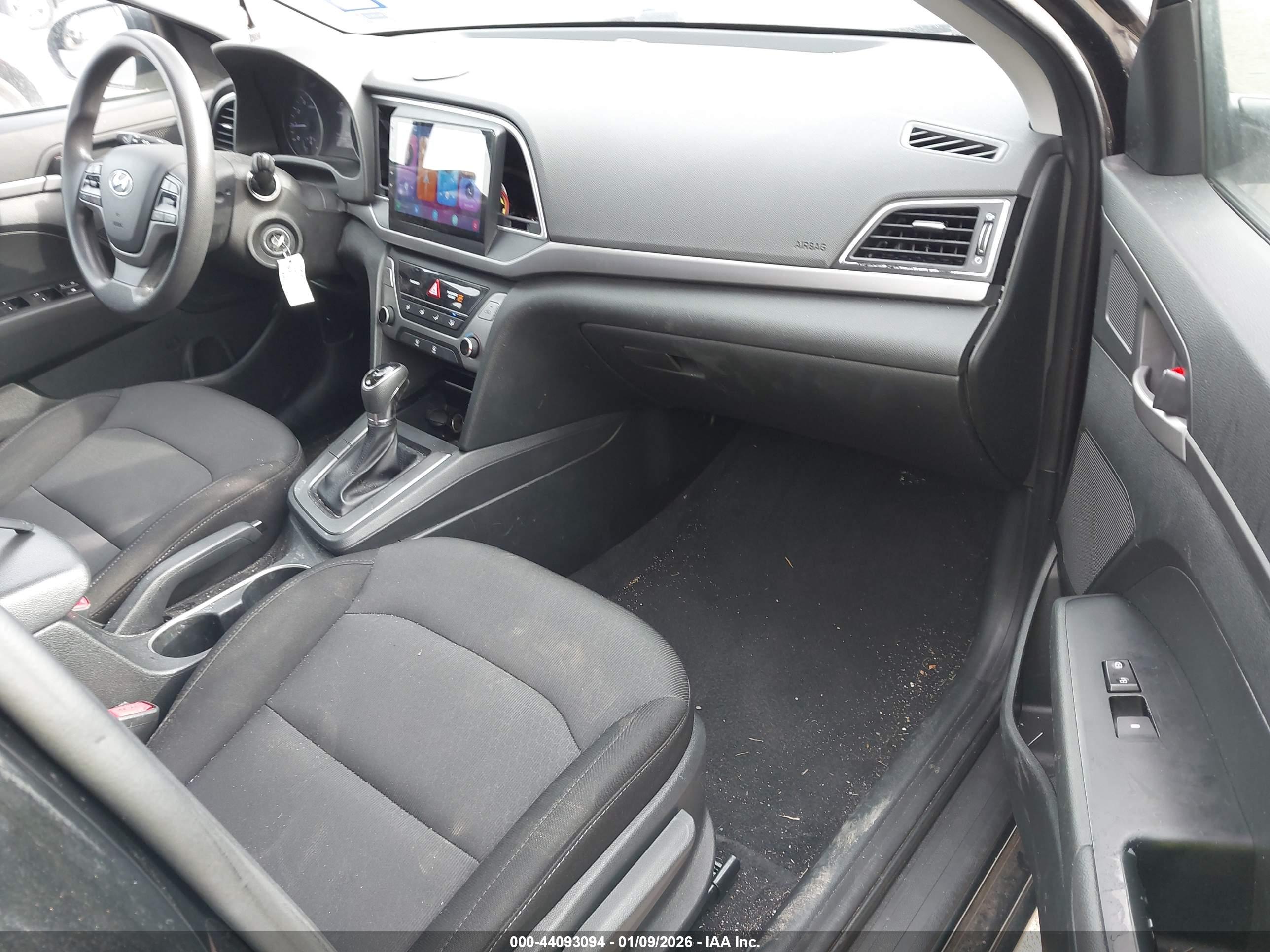 HYUNDAI ELANTRA image 5