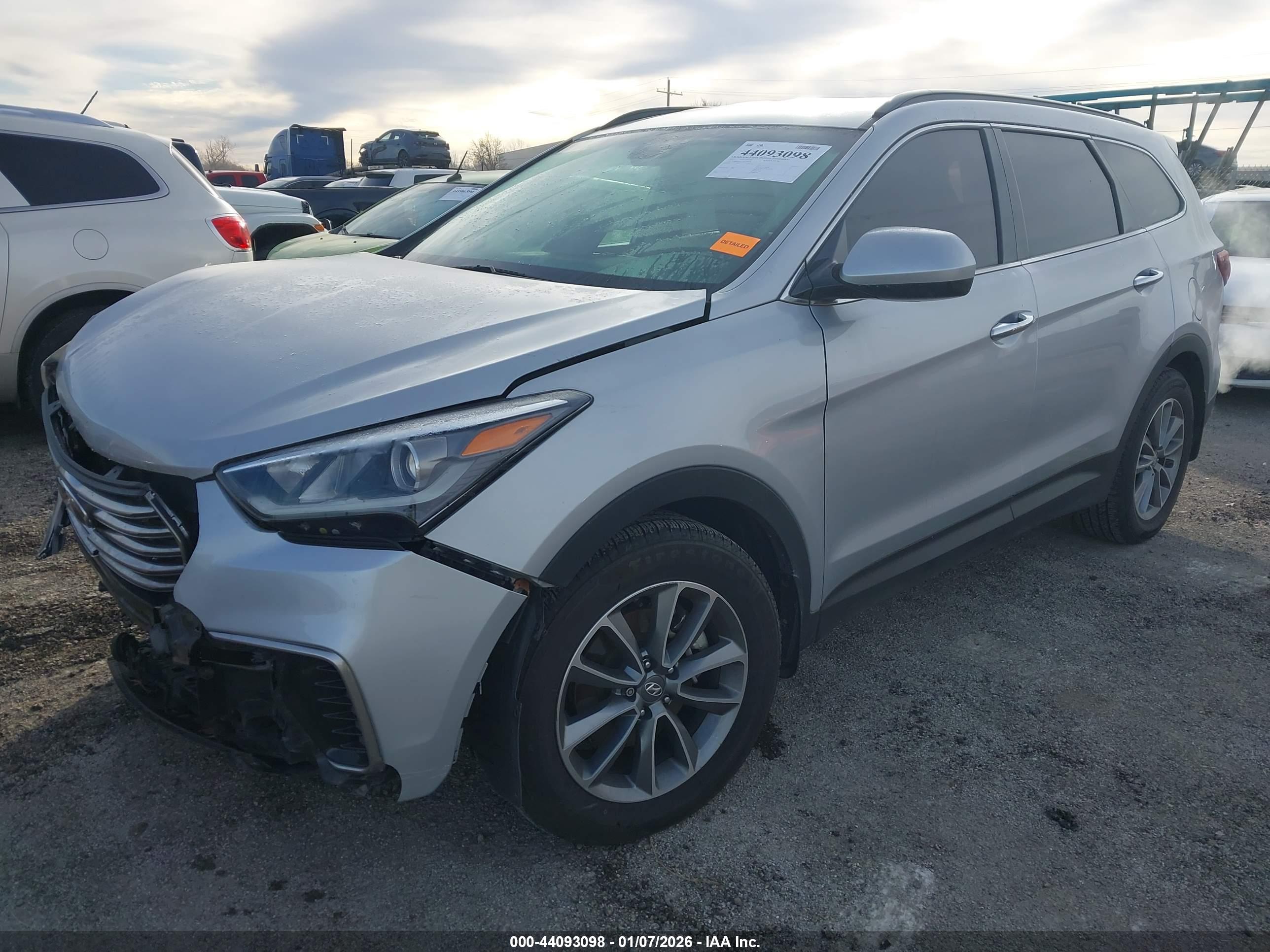 HYUNDAI SANTA image 2