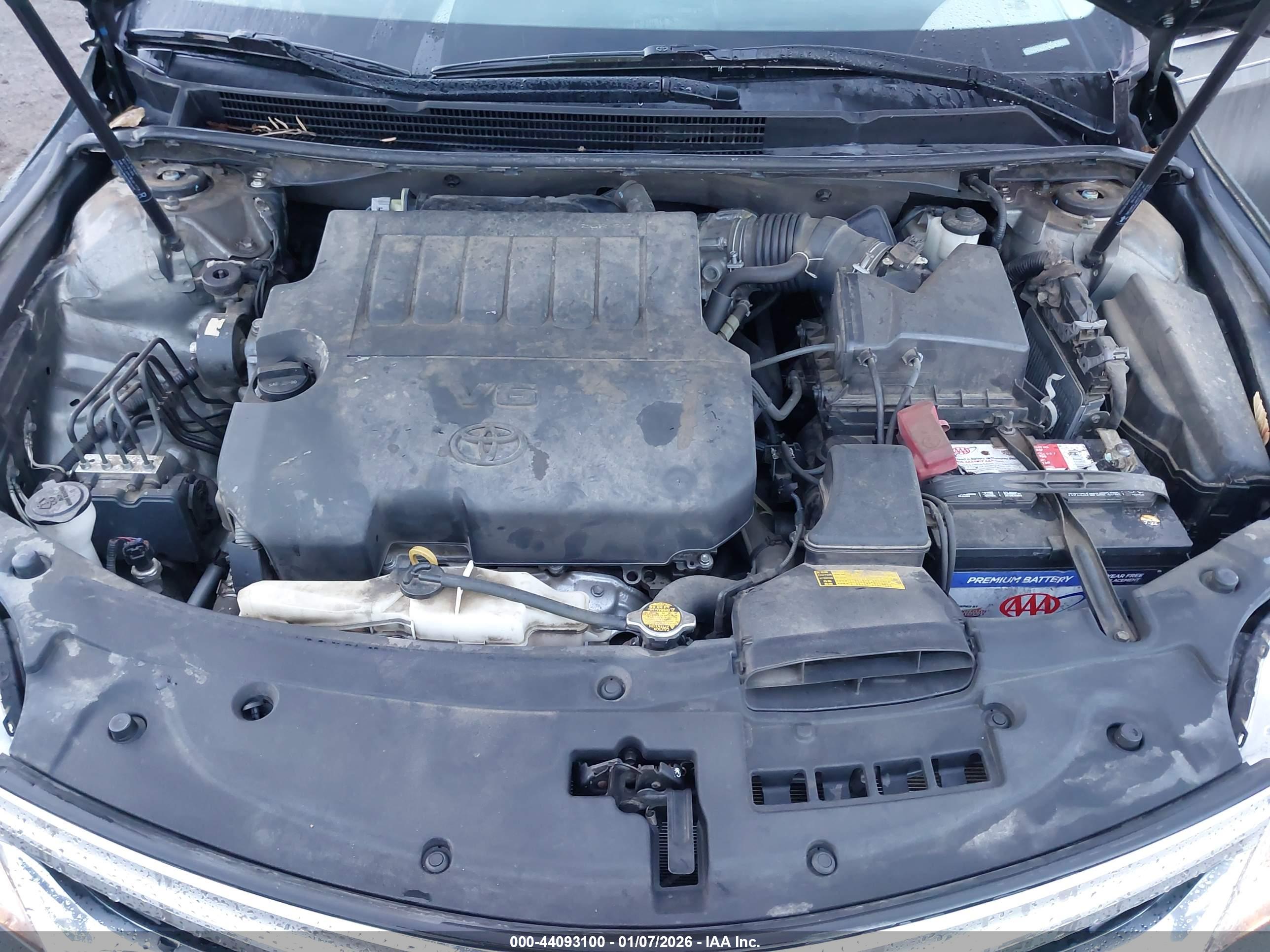 TOYOTA AVALON image 10